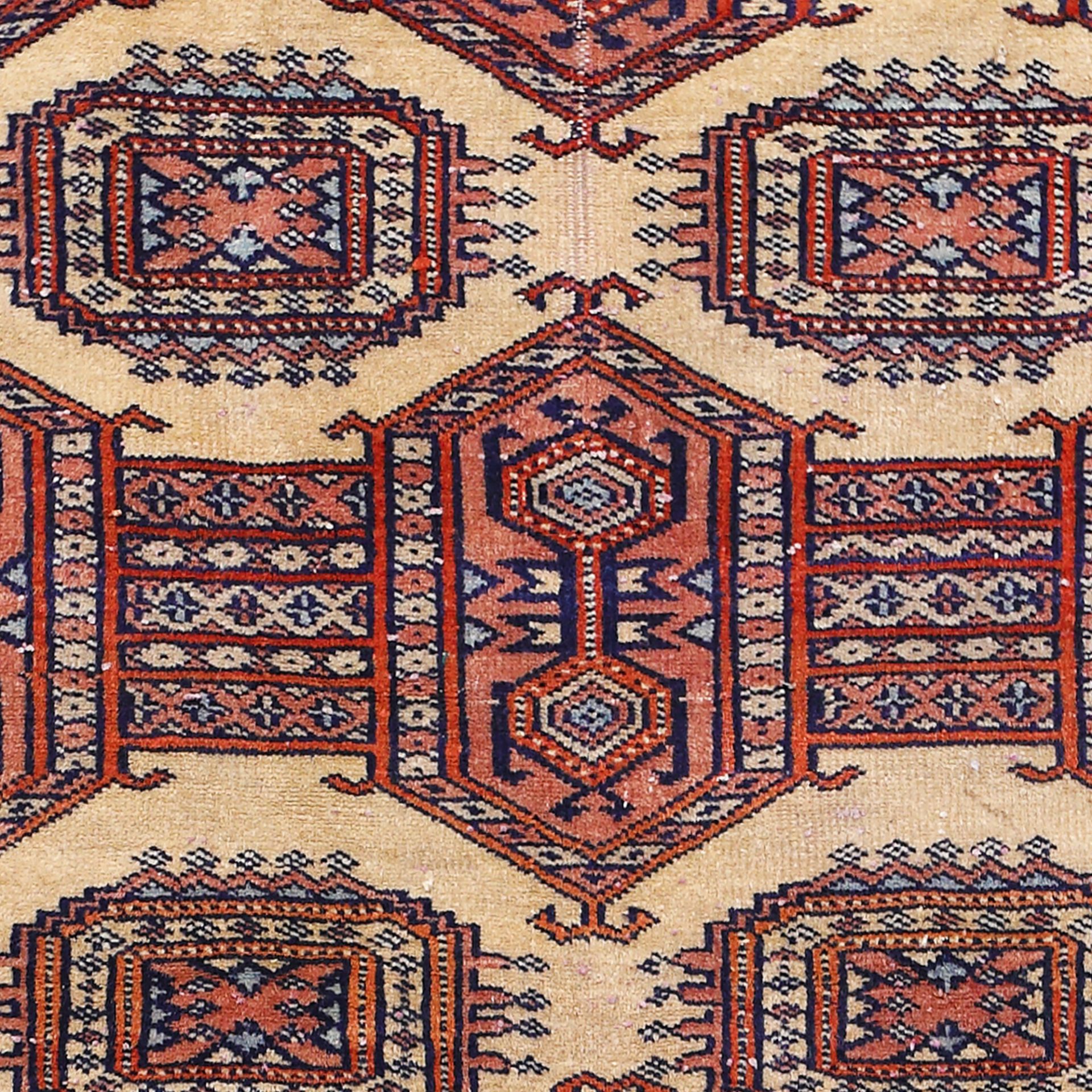 Buhara wool rug, decorated with specific motifs, Turkmenistan, mid-20th century - Bild 2 aus 2