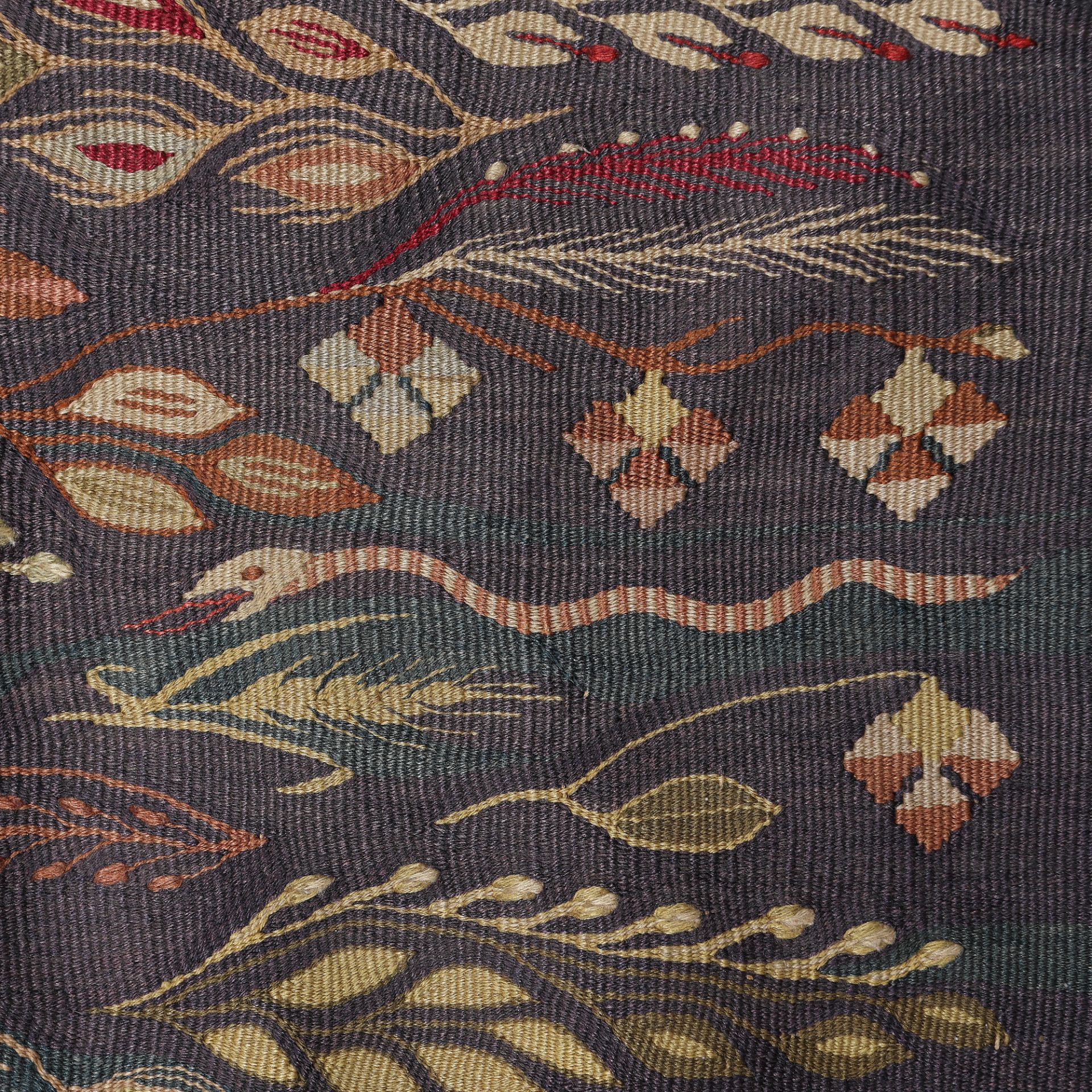 Important Oltenian wool rug, decorated with plant elements, birds, snakes, mushrooms and a peasant g - Bild 2 aus 4