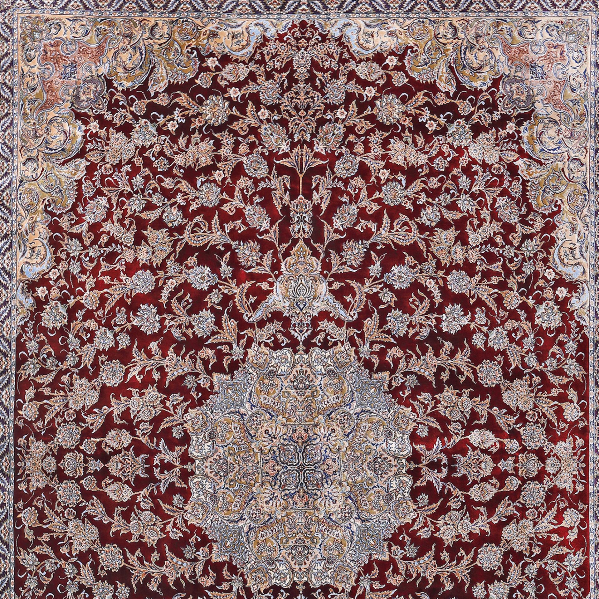 Qum (Ghom) silk rug on silk warp, decorated with rich floral motifs, Iran - Bild 2 aus 2