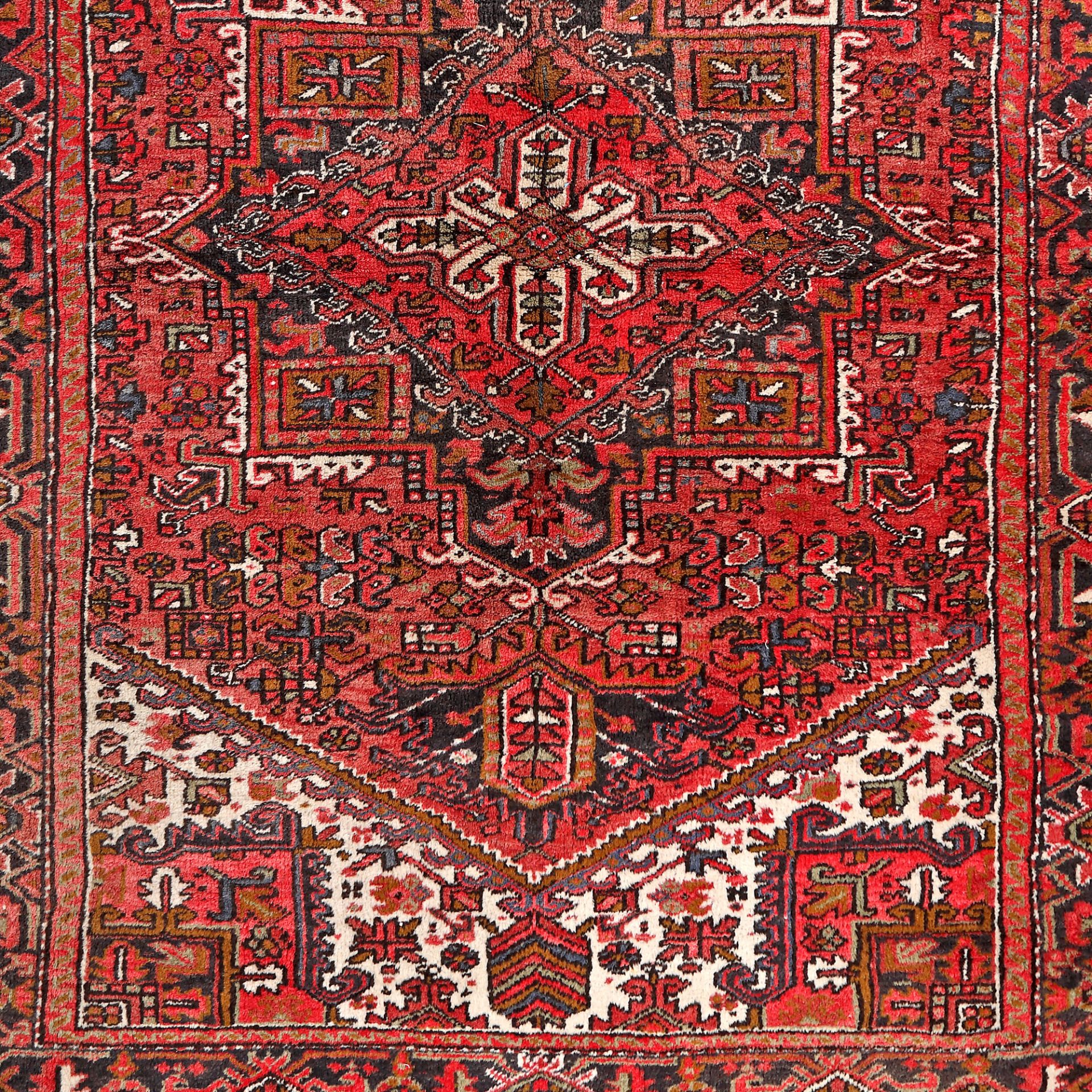 Heriz wool rug, decorated with medallion and acanthus leaves, Iran, mid-20th century - Image 2 of 2
