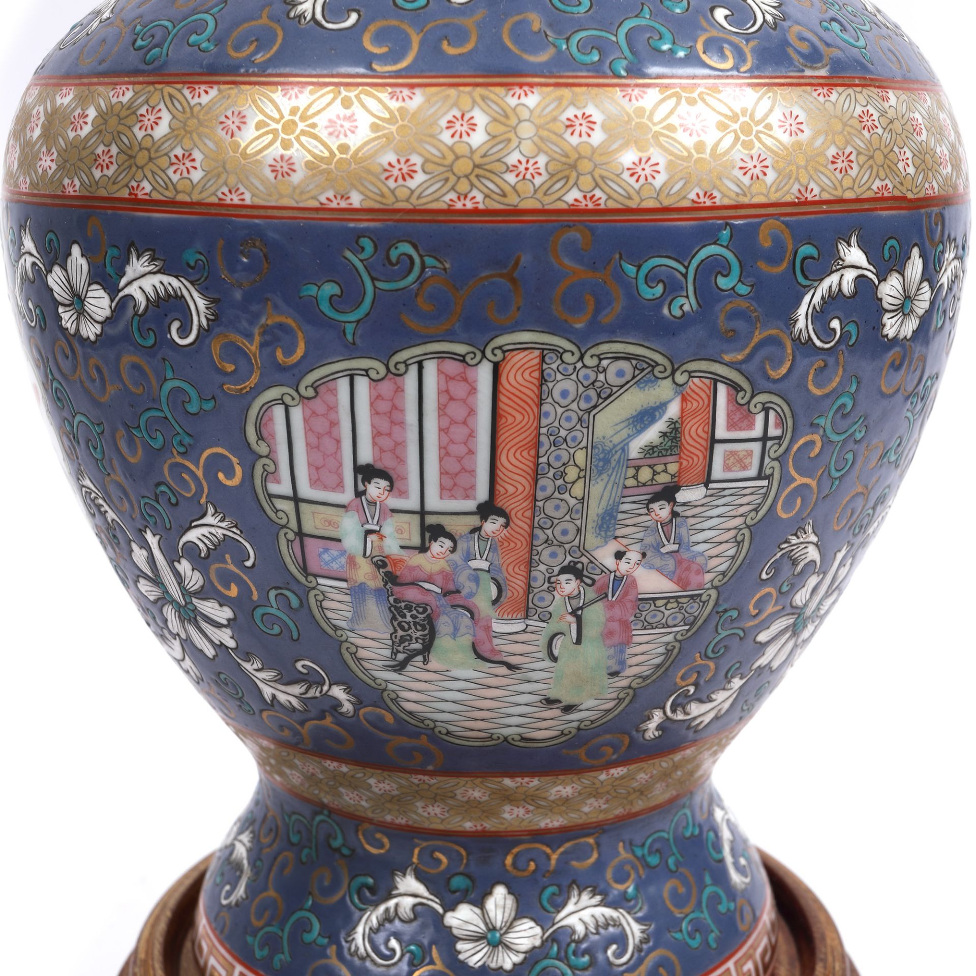 Porcelain and glass lamp, with chinoiserie decoration - Image 2 of 4