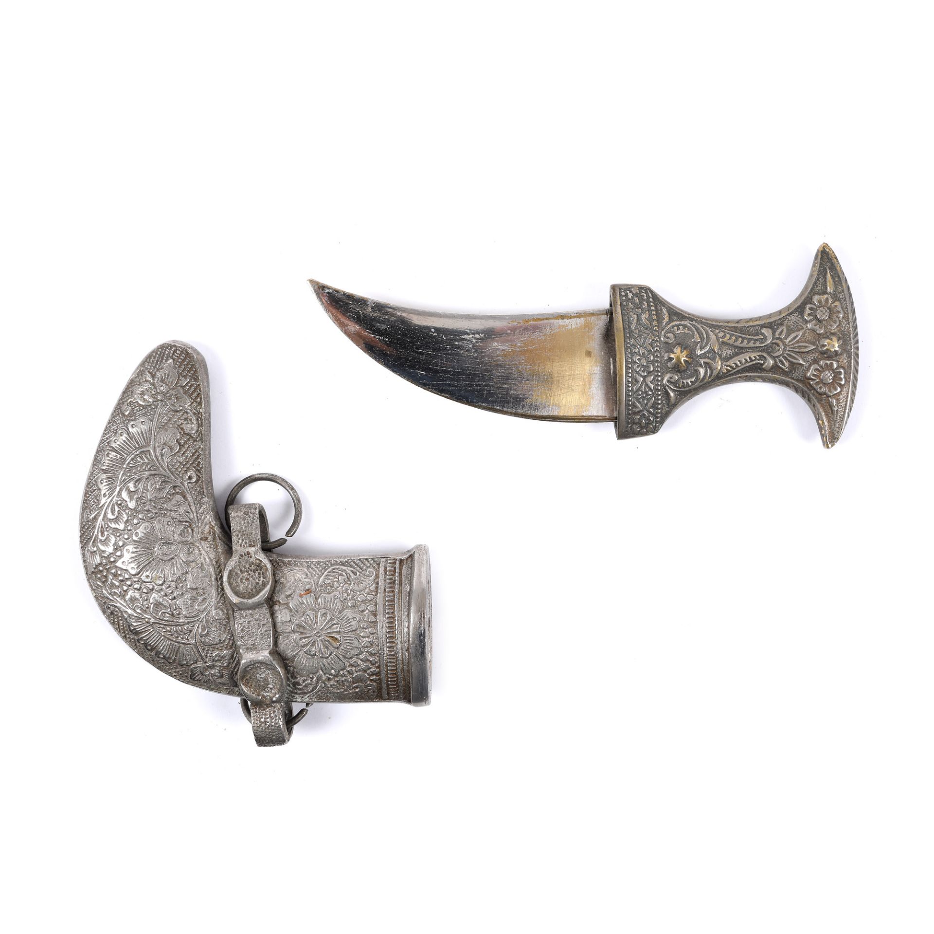 Jambaiya dagger, three miniature daggers, and belt, Yemen, start of the 20th century - Image 3 of 7