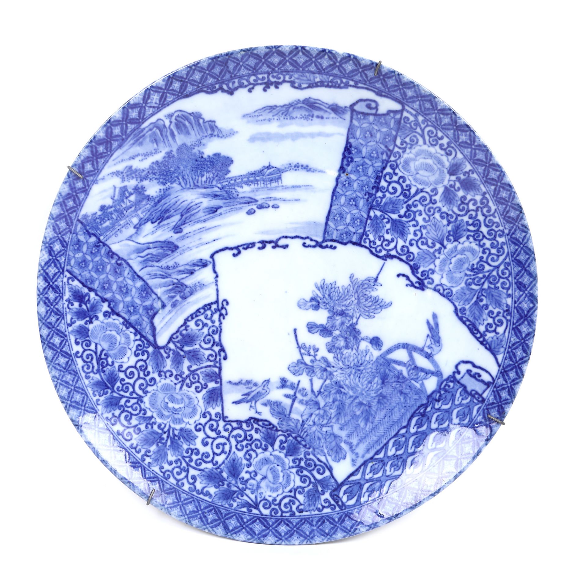 Porcelain plate, decorated with a rustic landscape, the Republican period, China, approx. 1912-1949