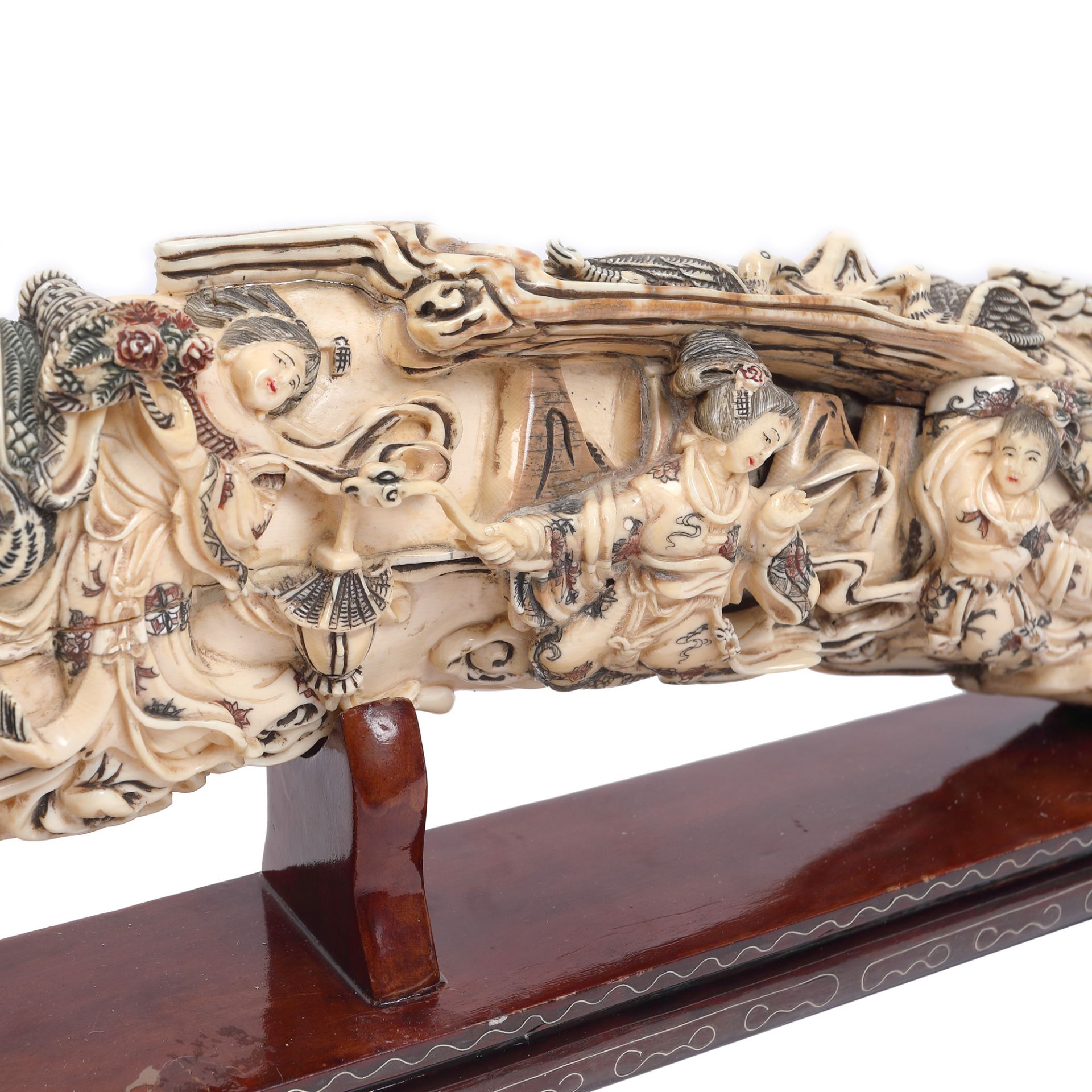 Mammoth tusk sculpture, decorated with five goddesses, phoenix bird, and ducks, Qing dynasty period, - Bild 3 aus 6