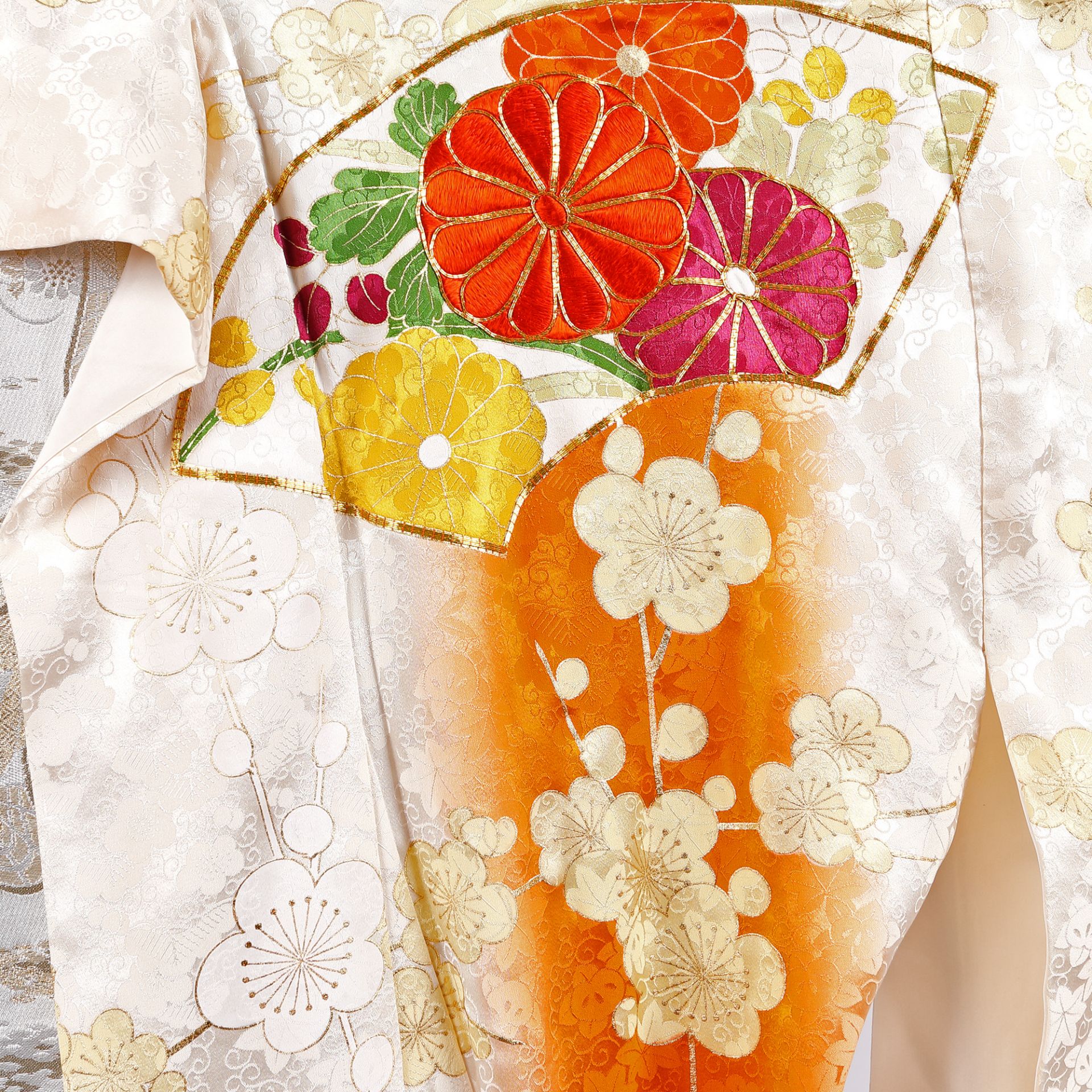 Furisode (kimono ceremonial) made of silk, embellished with cherry-tree flowers and golden thread em - Image 2 of 4