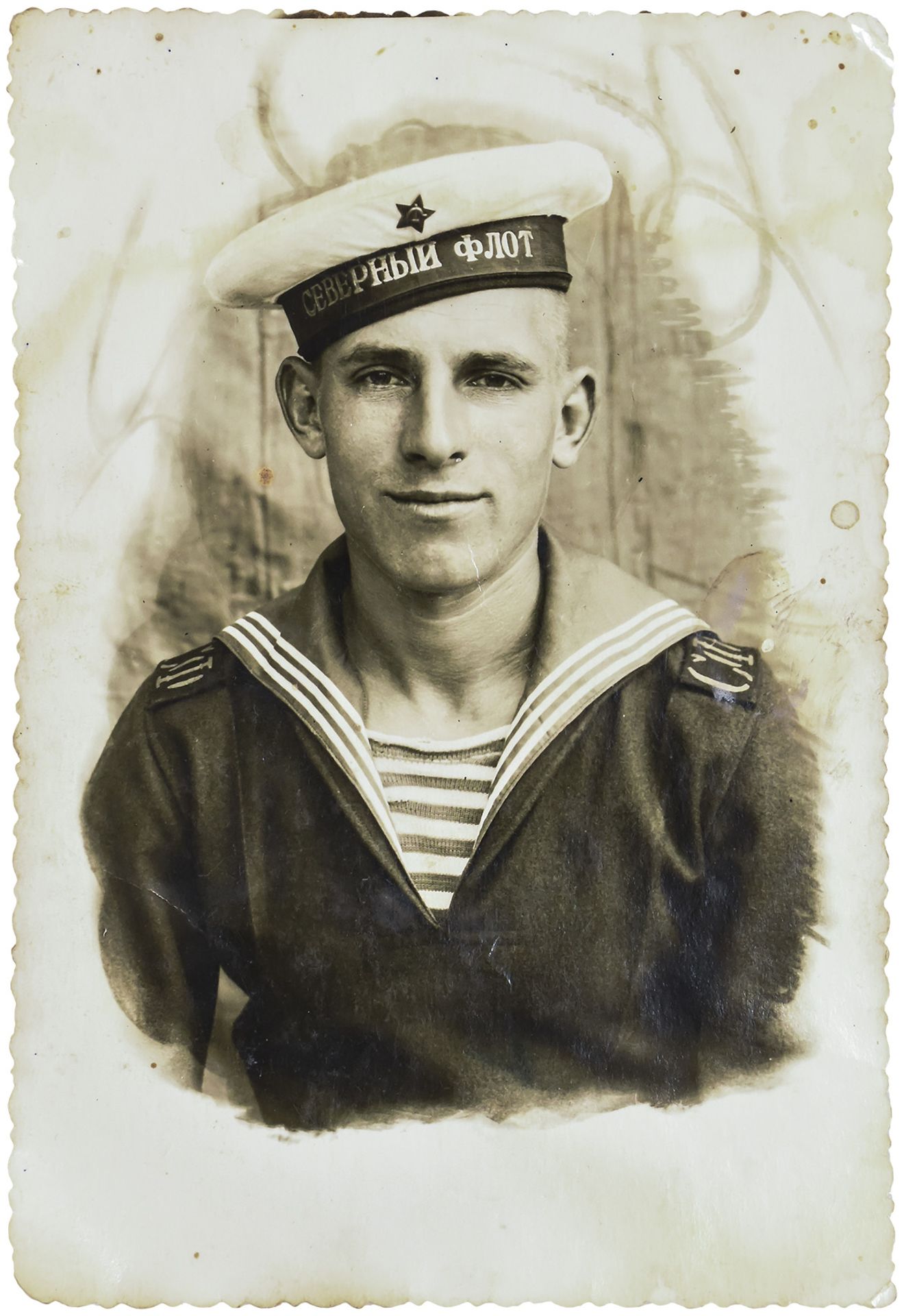Portrait of a Northern Fleet sailor. Photograph. 1945. 13x9 cm.