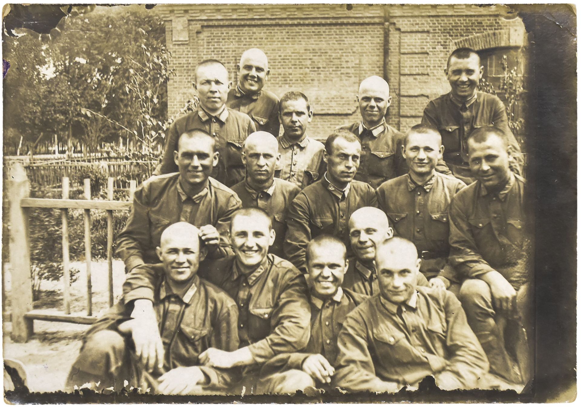 Group of officer candidates during a break. Photograph. 1934. 9x13 cm.