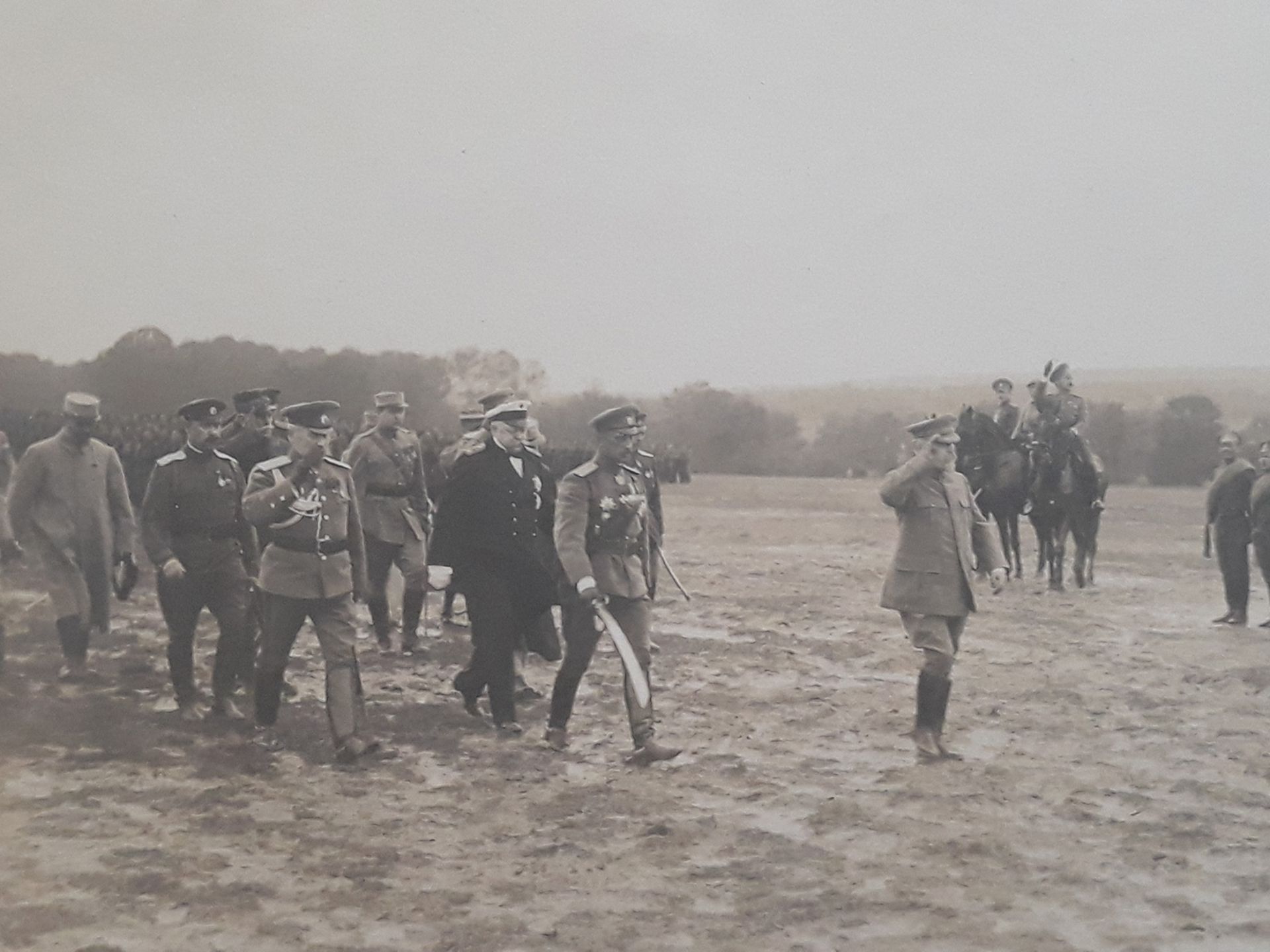 [Russian Empire]. Photograpg "General Lokhvitsky, Raymond Poincare and officers of Russian Expeditio - Bild 2 aus 2