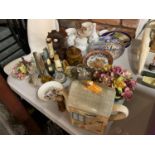 A COLLECTION OF ITEMS TO INCLUDE DECORATIVE SHOES, PLATES, TRINKET BOXES, GLASSWARE, ETC