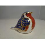 A ROYAL CROWN DERBY ROBIN PAPERWEIGHT WITH GOLD STOPPER