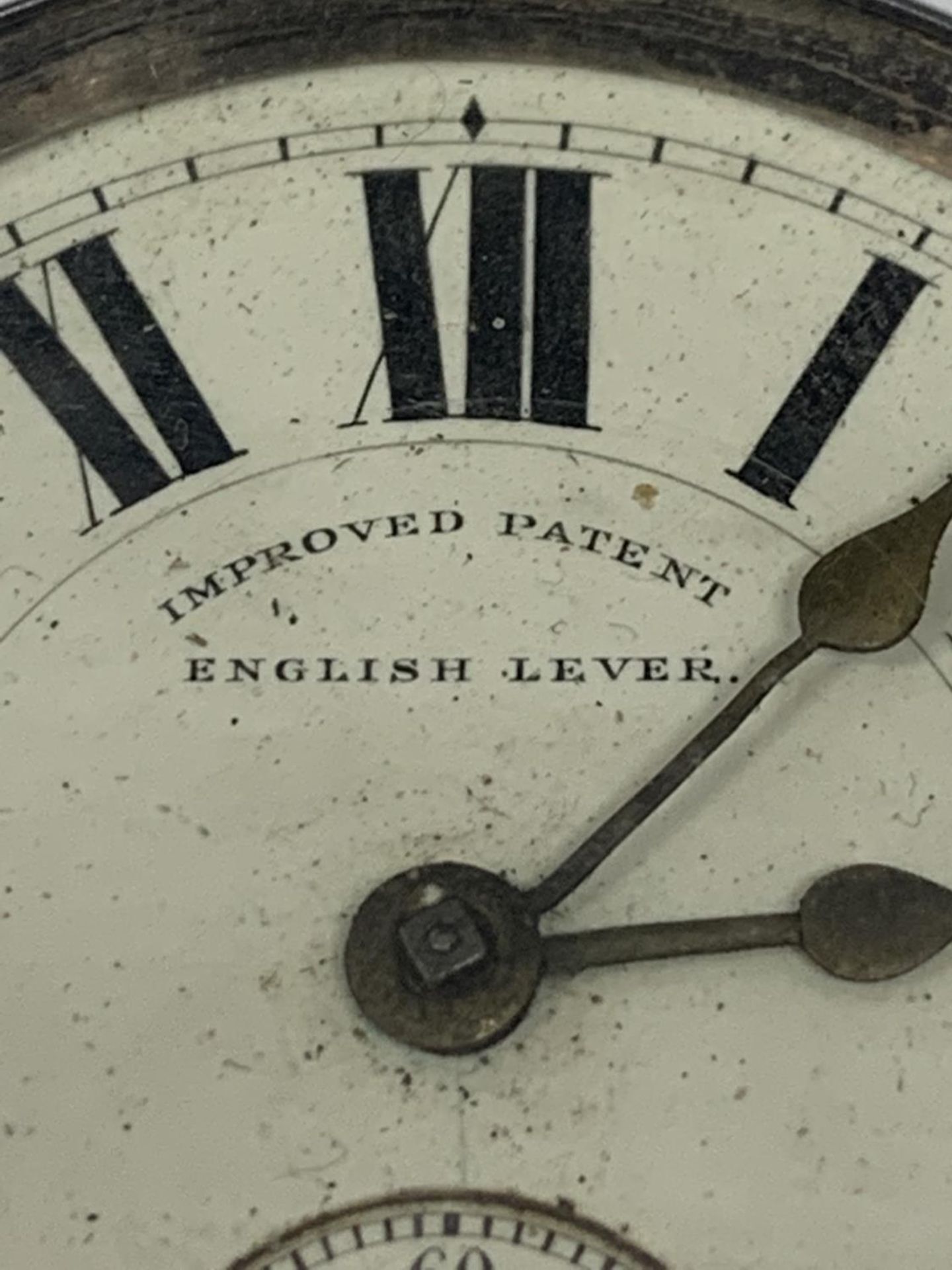 A CHESTER HALLMARKED SILVER ENGLISH LEVER ?IMPROVED PATENT? POCKET WATCH - Image 2 of 5