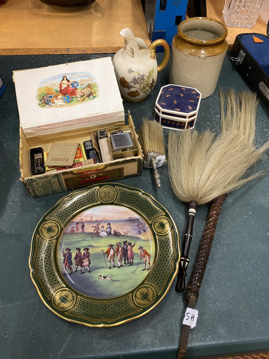A VARIETY OF COLLECTABLES TO INCLUDE A SPODE PLATE, CIGARETTE LIGHTERS, A ROYAL WORCESTER JUG (A/F),