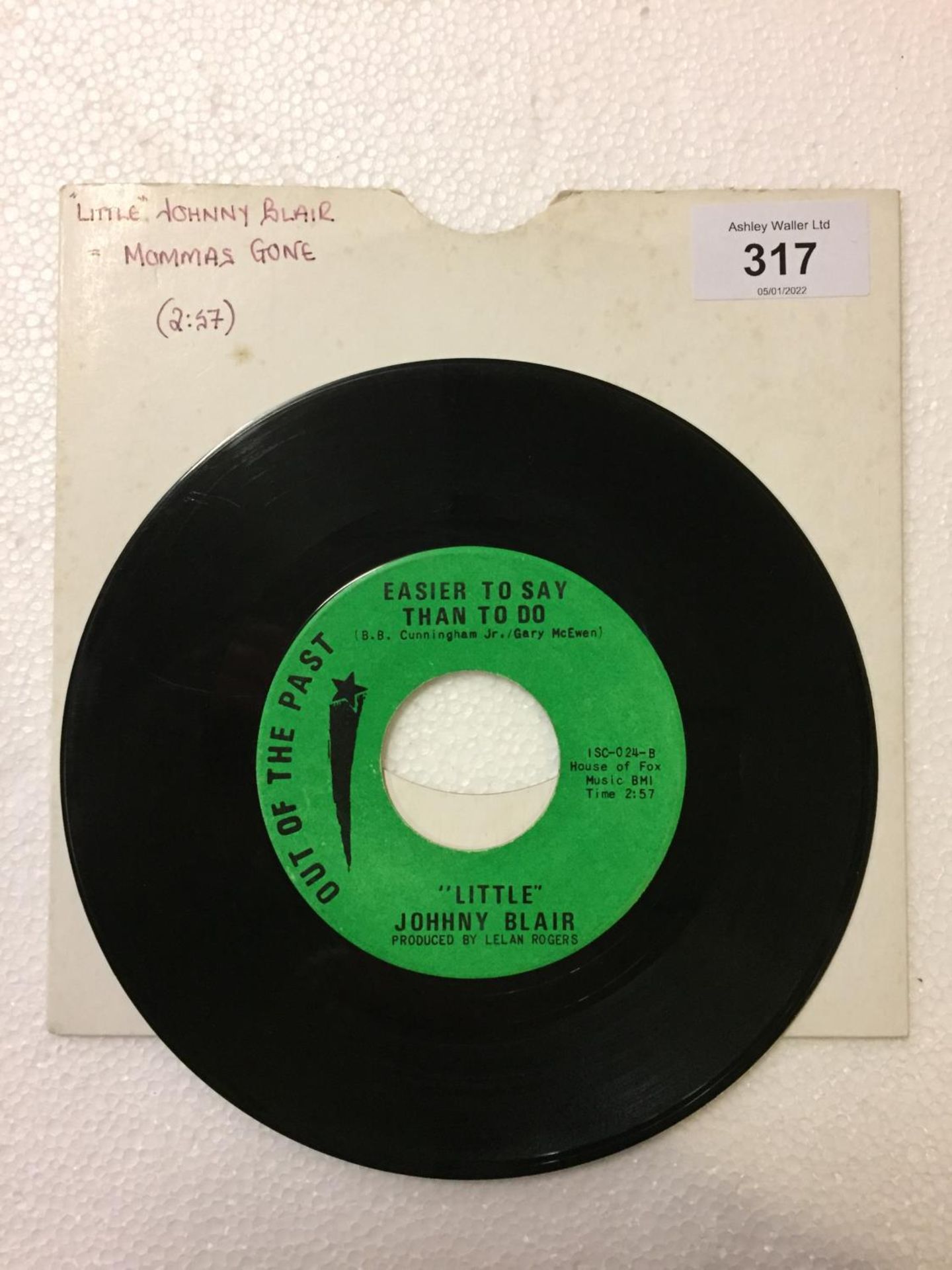 A 7 INCH VINYL FUNK / SOUL RECORD 'MOMMAS GONE' BY LITTLE JOHNNY BLAIR (PRINTED ERROR OF ARTIST'S - Image 2 of 2