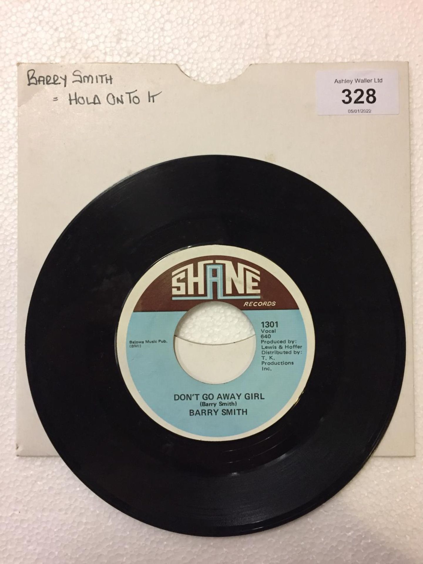 A US RELEASE 7 INCH VINYL FUNK / SOUL RECORD 'HOLD ON TO IT' AND B-SIDE 'DON'T GO AWAY GIRL' BY - Image 2 of 2