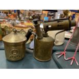 A VINTAGE BRASS BLOW TORCH TOGETHER WITH A BRASS LIDDED POT