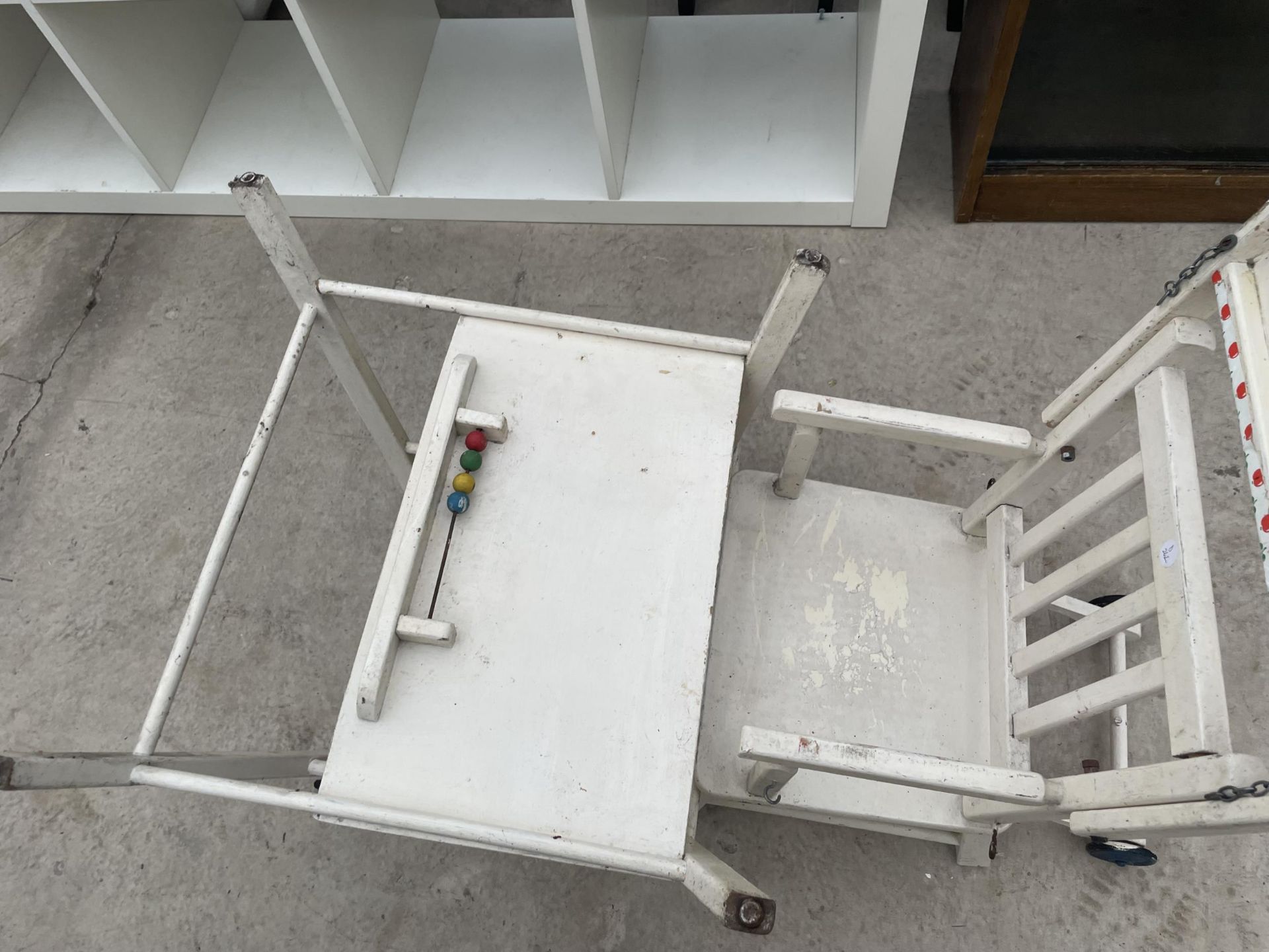 A WHITE PAINTED METAMORPHIC CHILDS HIGH CHAIR - Image 4 of 4