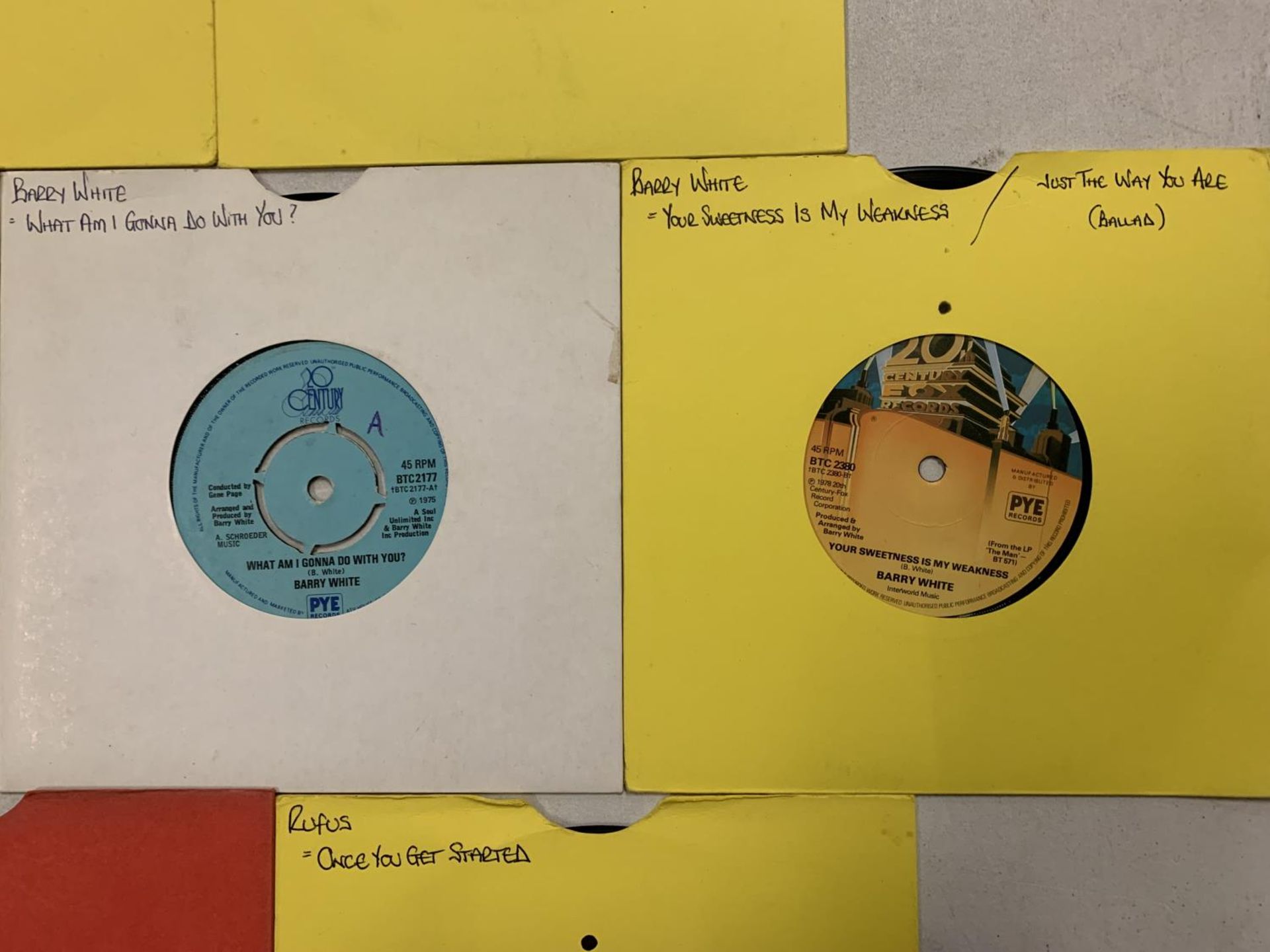 A COLLECTION OF 7 INCH MOSTLY FUNK / SOUL VINYL RECORDS TO INCLUDE: BARRY WHITE, THE DETROIT - Image 5 of 7