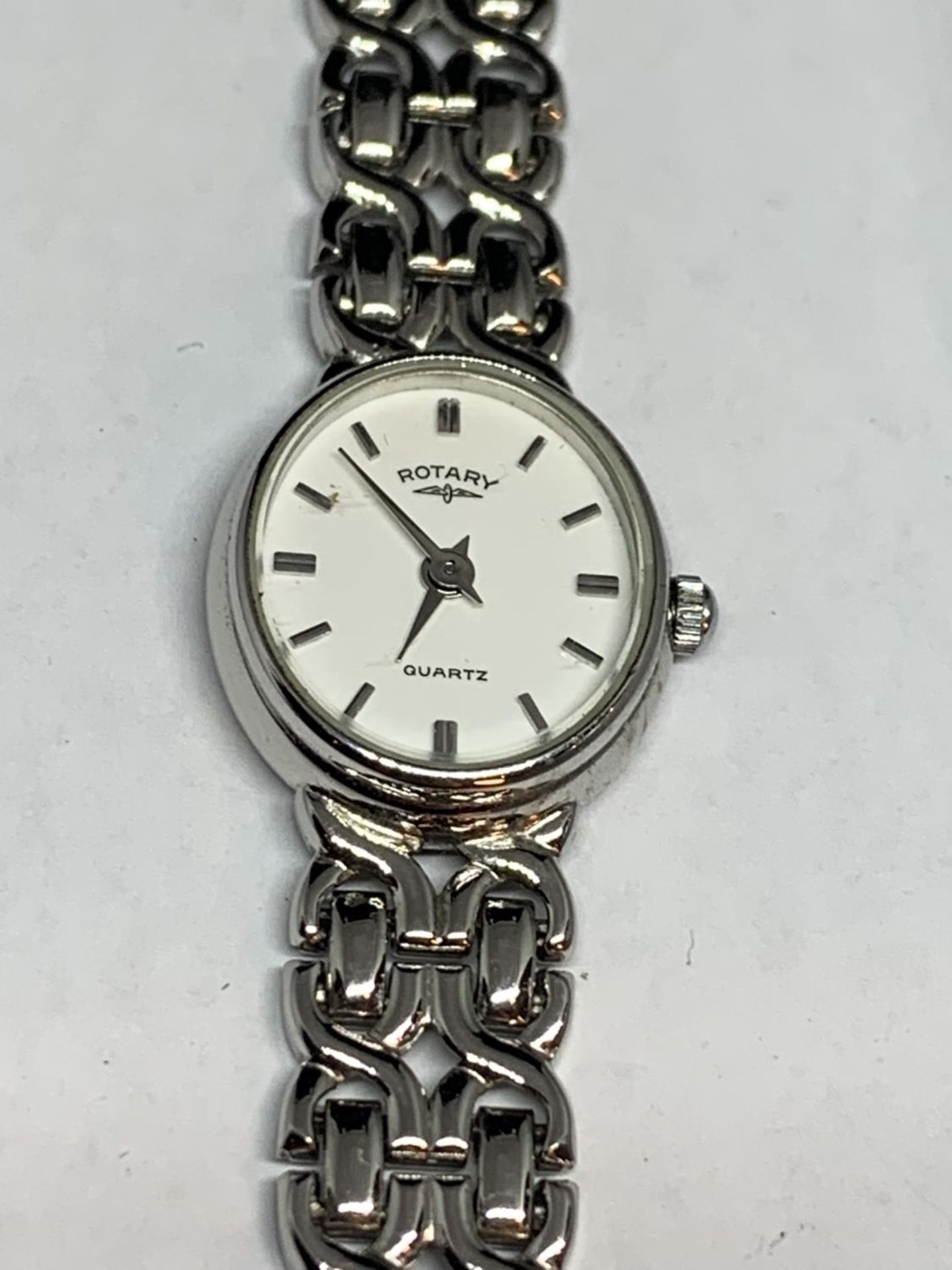 A LADIES MARKED SILVER ROTARY WRISTWATCH WITH PRESENTATION BOX, SEEN WORKING BUT NO WARRANTY - Image 2 of 4