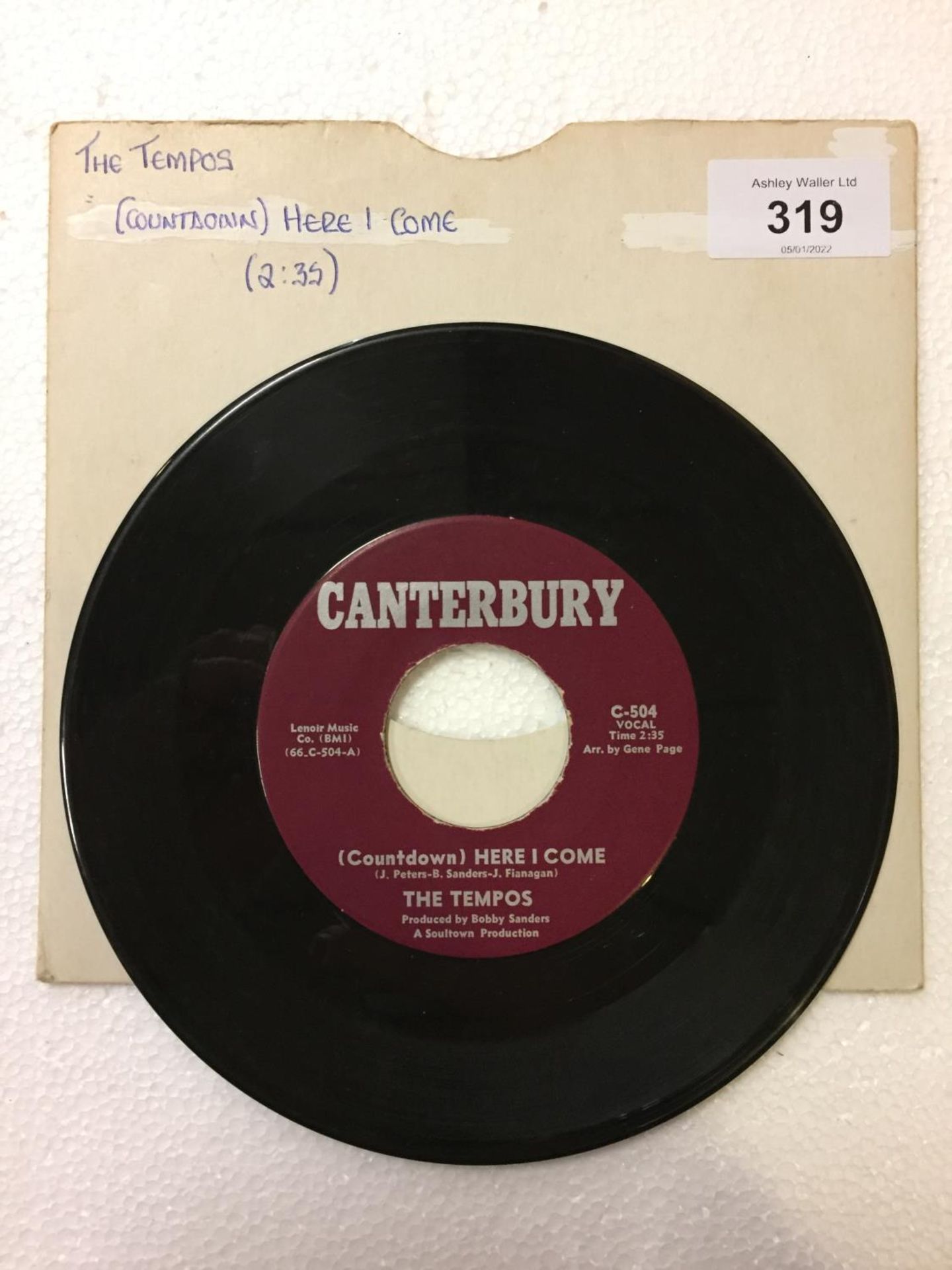 A US RELEASE 7 INCH VINYL FUNK / SOUL RECORD '(COUNTDOWN) HERE I COME' BY THE TEMPOS. LABEL: