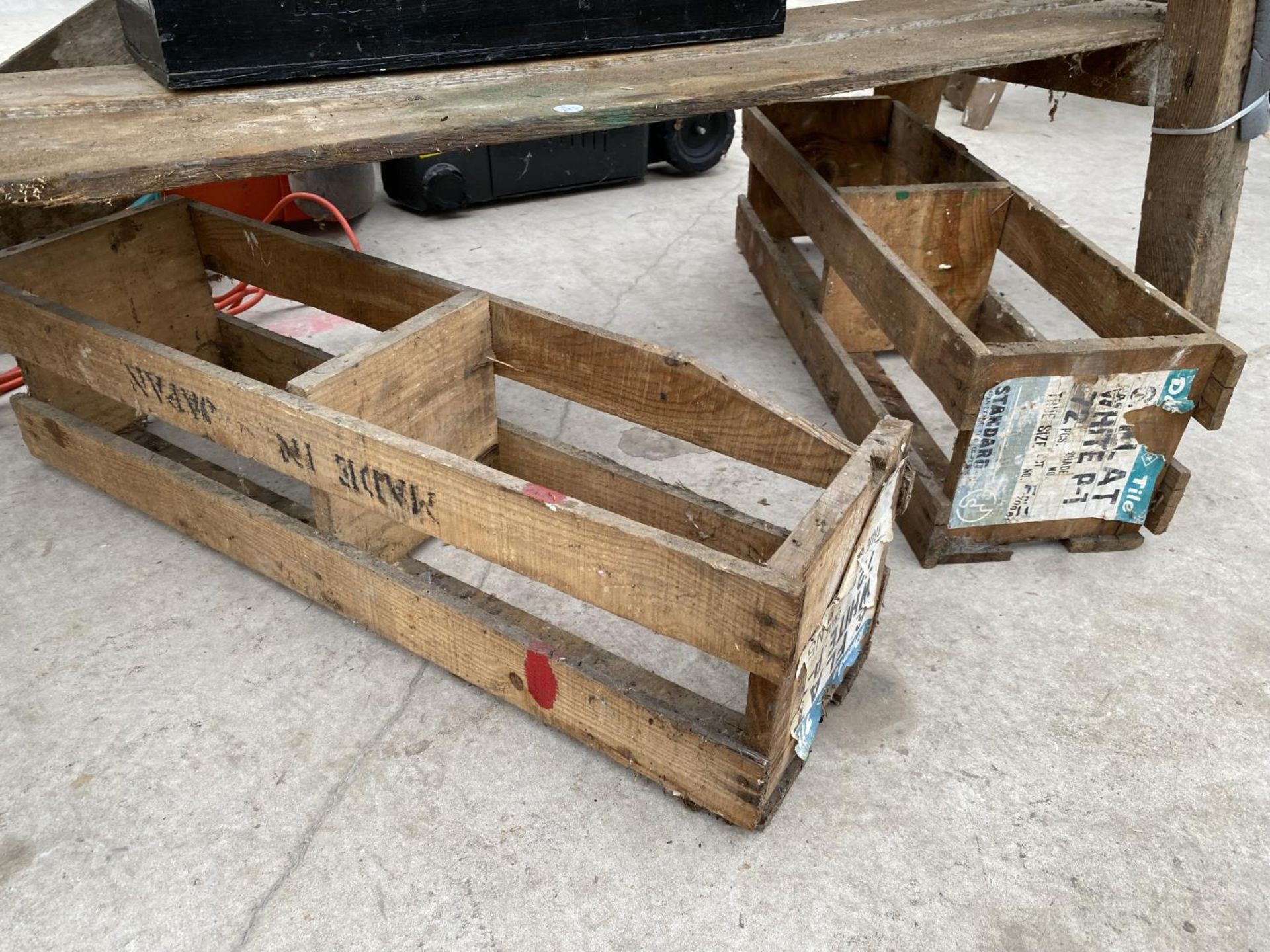 A SMALL VINTAGE WORK BENCH WITH TWO BENCH VICES - Image 8 of 8