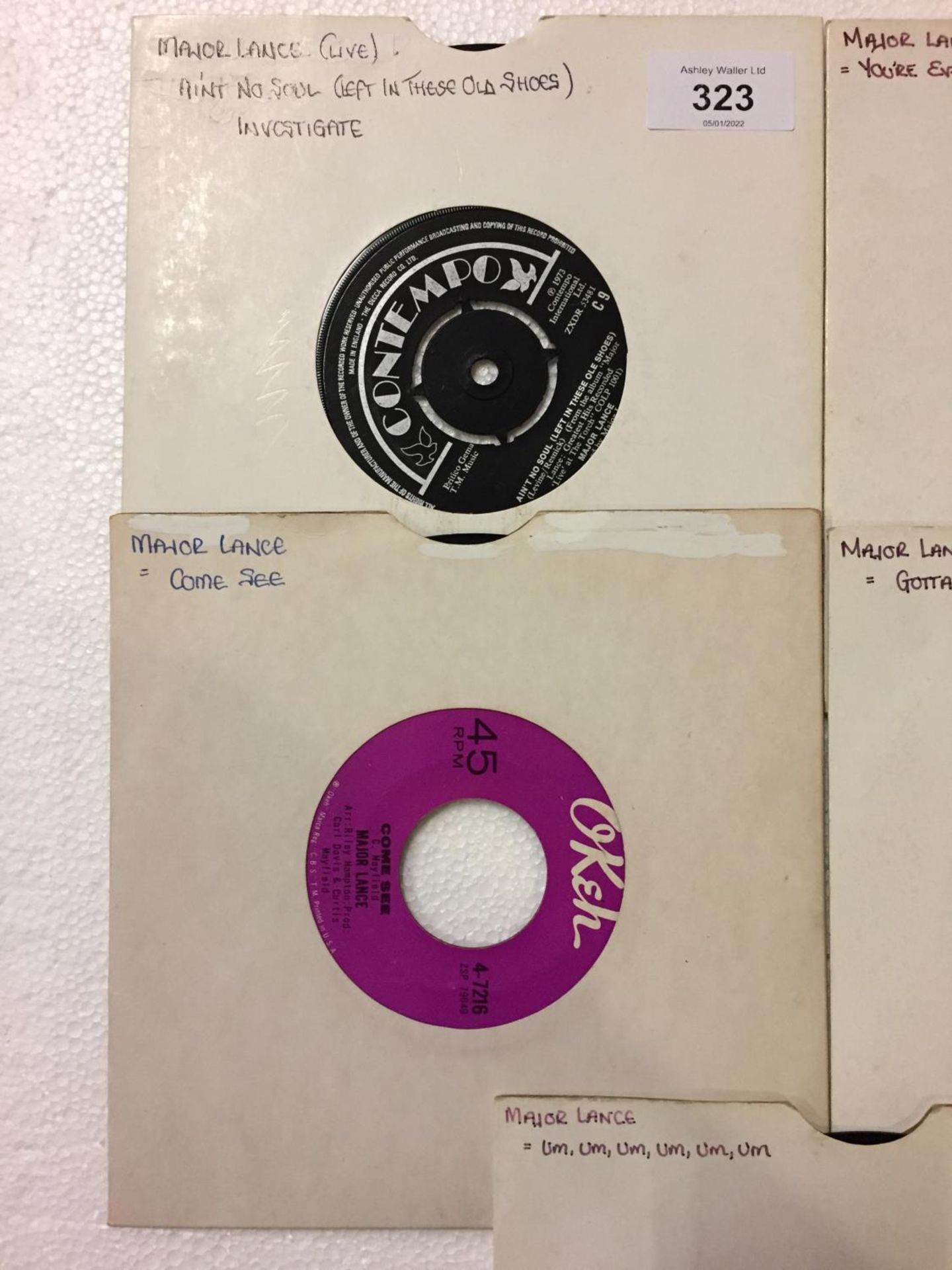 A COLLECTION OF 7 INCH VINYL RECORDS, ONE BEING LIVE, BY MAJOR LANCE TO INLUDE 'SWEETER', 'FOLLOW - Image 2 of 5