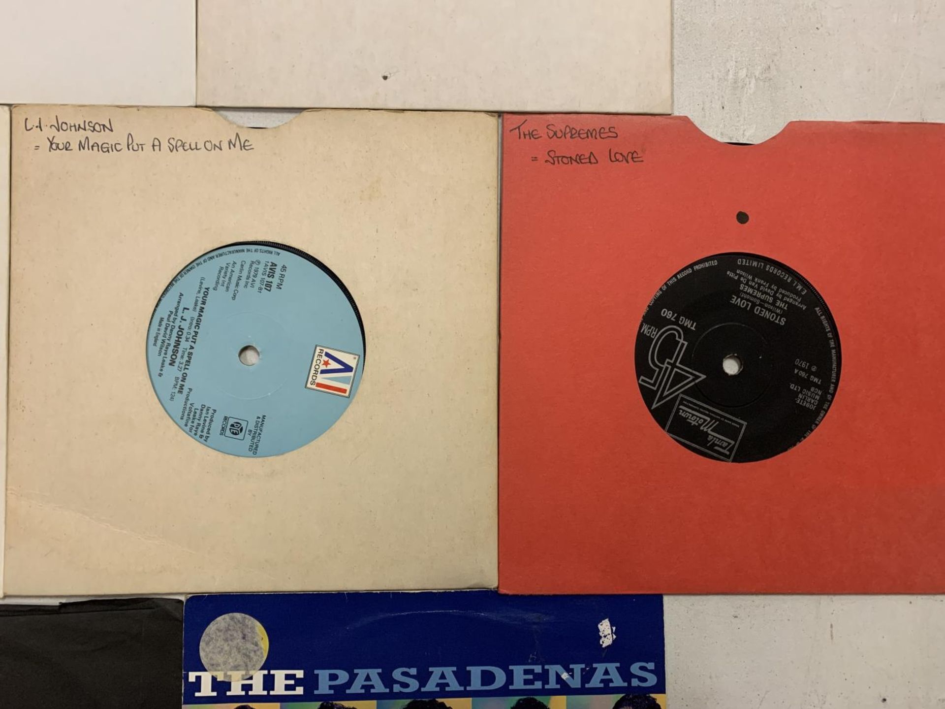 A COLLECTION OF 7 INCH MOSTLY FUNK / SOUL VINYL RECORDS TO INCLUDE: O'JAYS, THE SUPREMES, THE TAMS - Image 4 of 7