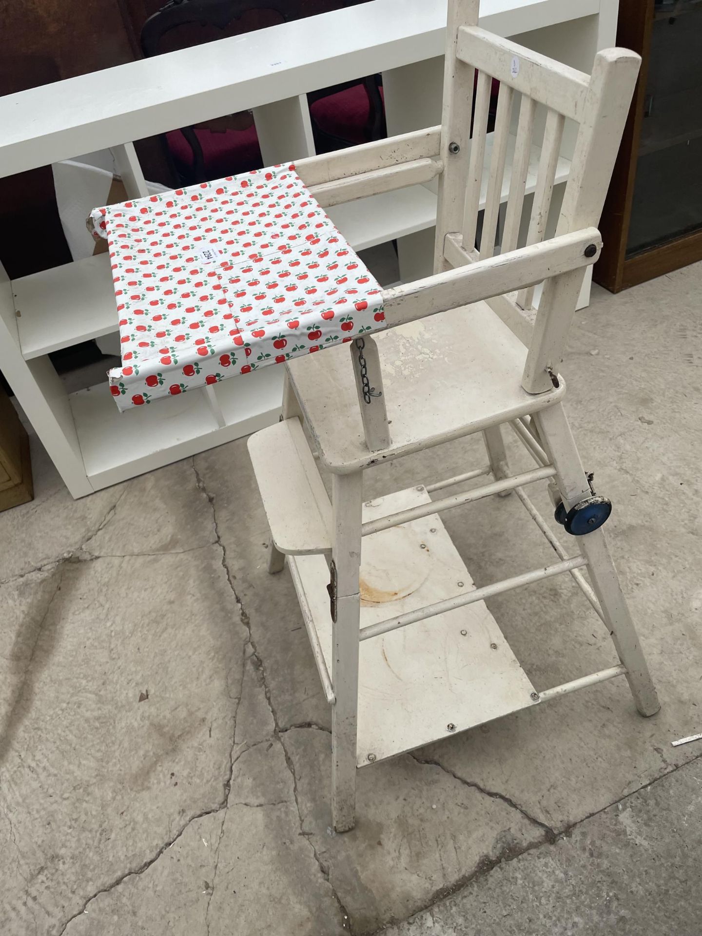 A WHITE PAINTED METAMORPHIC CHILDS HIGH CHAIR - Image 2 of 4