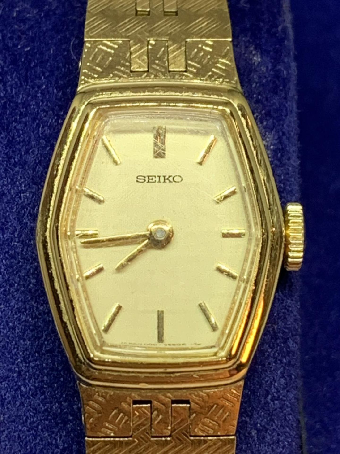 A LADIES SEIKO WRISTWATCH WITH A PRESENTATION BOX, SEEN WORKING BUT NO WARRANTY - Image 3 of 3