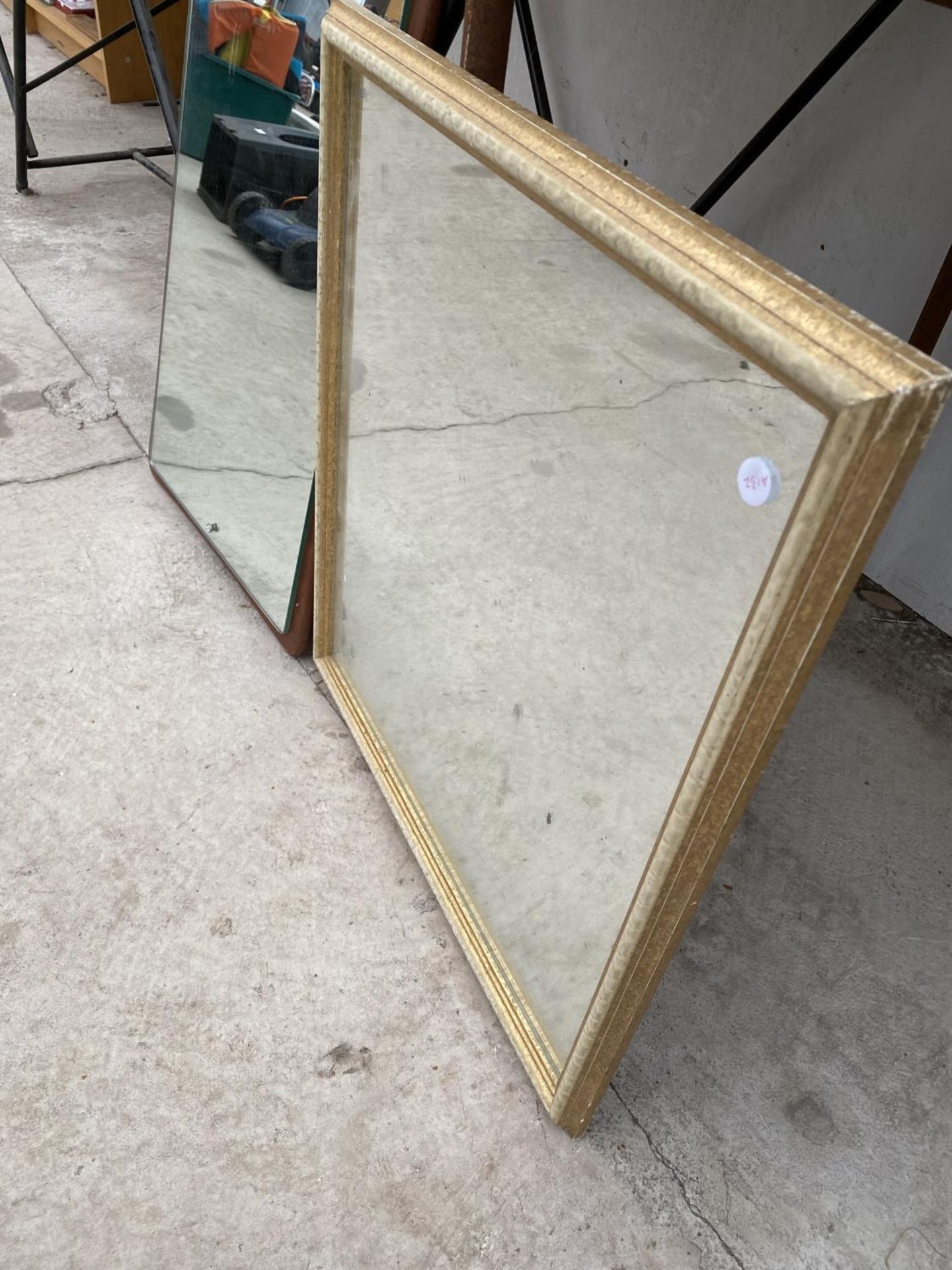 A GILT FRAMED WALL MIRROR AND A FURTHER WOODEN MOUNTED MIRROR - Image 3 of 3