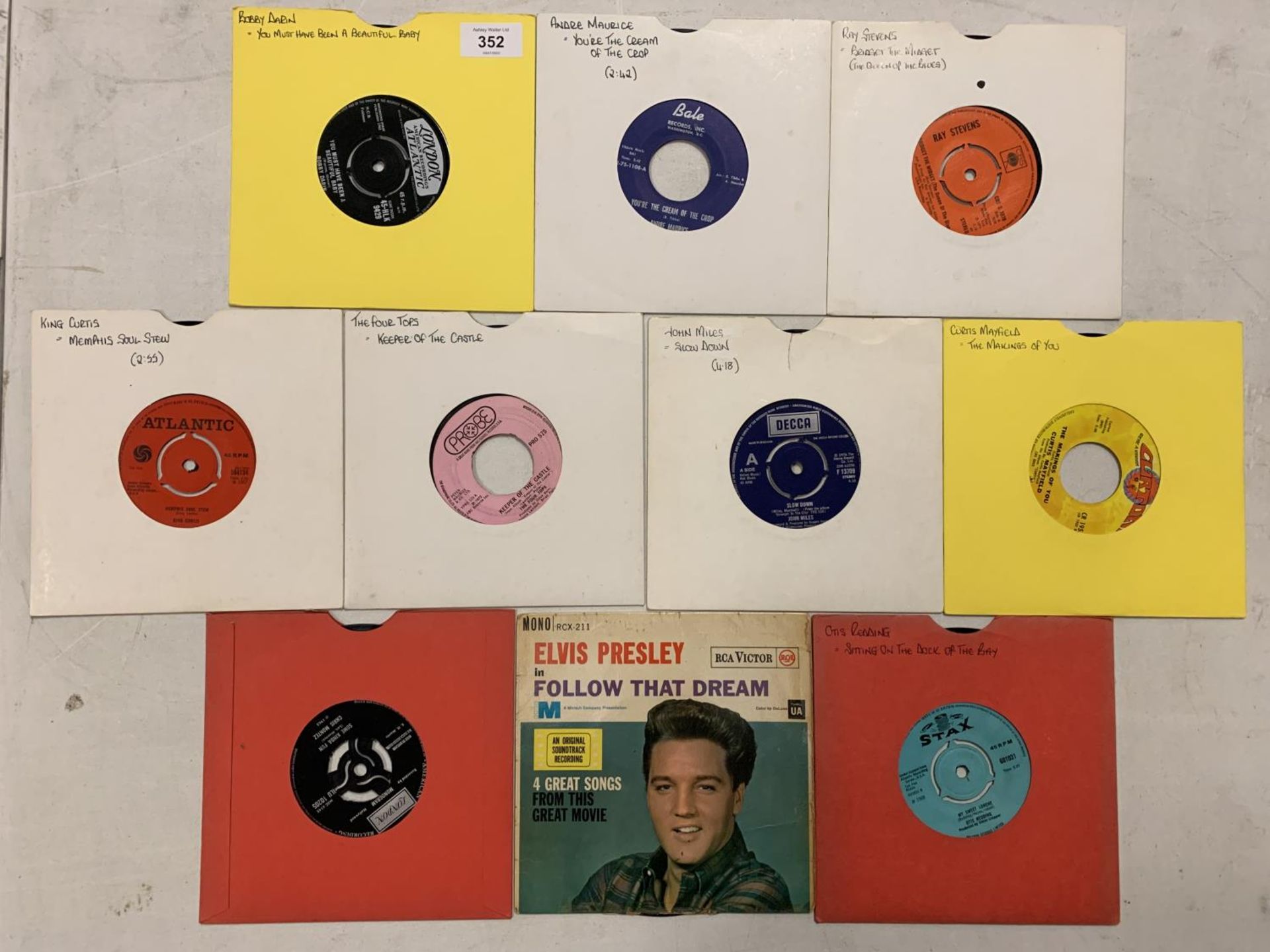 A COLLECTION OF 7 INCH MOSTLY FUNK / SOUL VINYL RECORDS TO INCLUDE: CURTIS MAYFIELD, KING CURTIS,