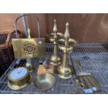 AN ASSORTMENT OF BRASS ITEMS TO INCLUDE ASHTRAYS, A TOASTING FORK AND A SMITHS CLOCK ETC