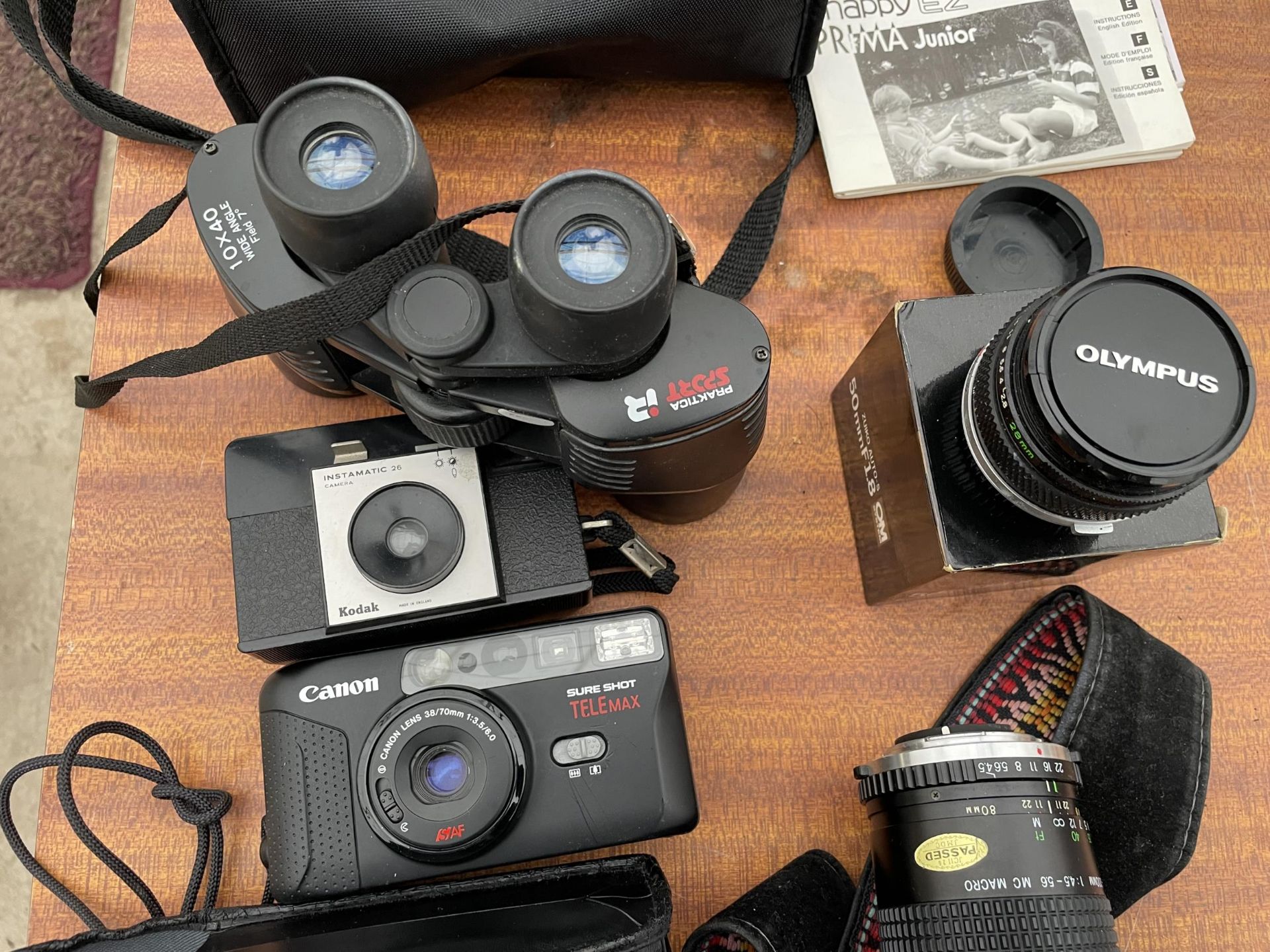 AN ASSORTMENT OF PHOTOGRAPHY EQUIPMENT TO INCLUDE A MIRANDA FLASH, OLYMPUS LENS AND AN OLYMPUS - Image 3 of 4