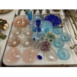 MIXED GLASSWARE TO INCLUDE FLUTED BON BON DISHES, PLATES, BOWLS ETC.