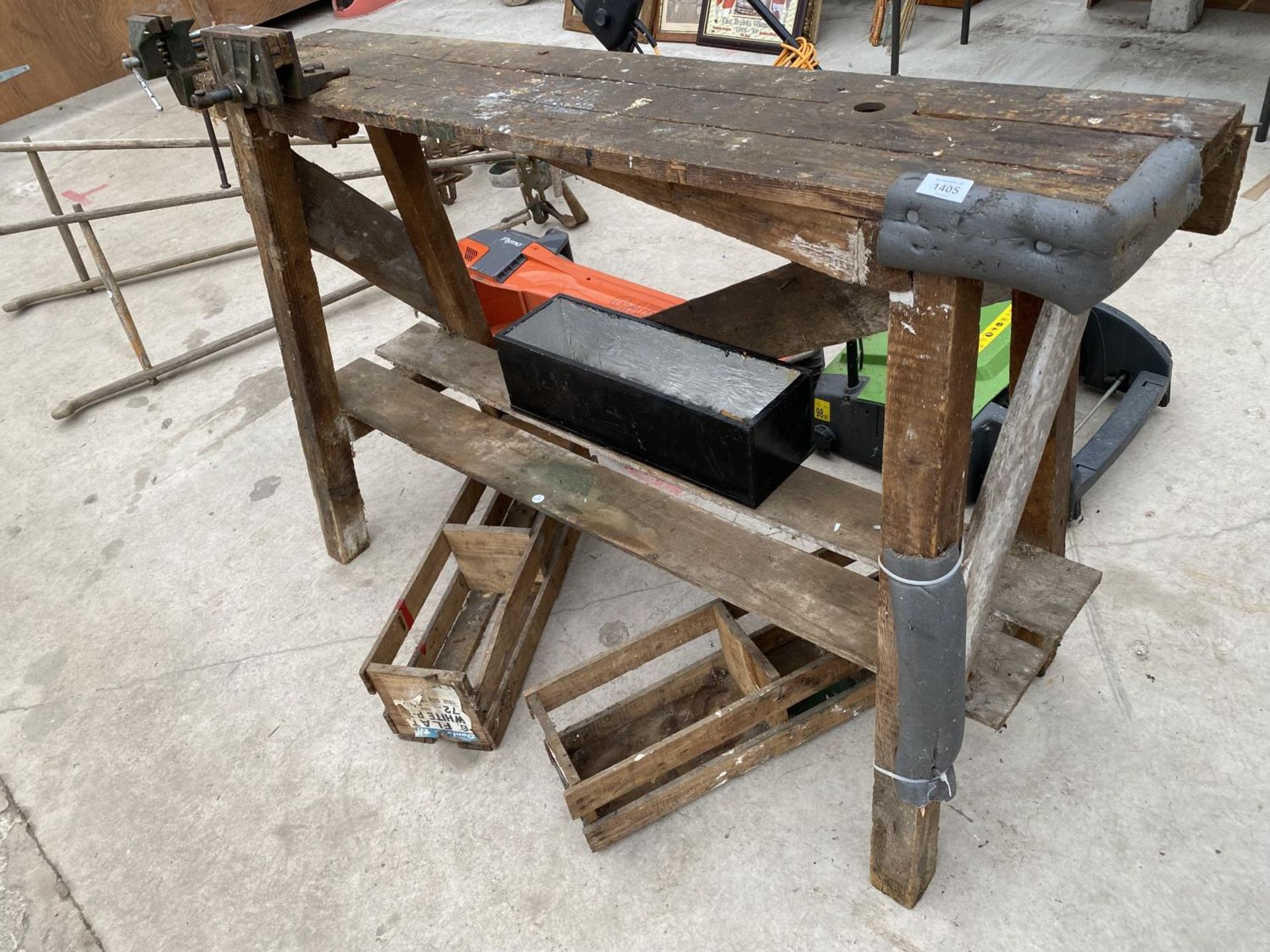 A SMALL VINTAGE WORK BENCH WITH TWO BENCH VICES - Image 3 of 8