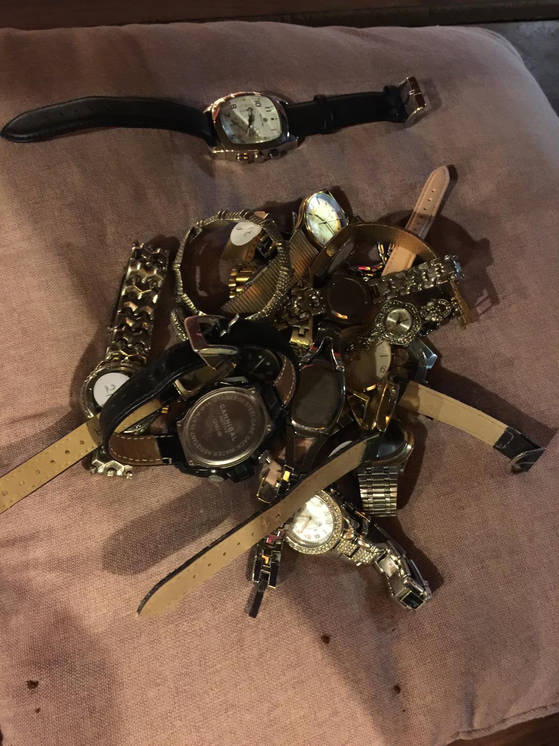 A QUANTITY OF WATCHES ON A CUSHION TO INCLUDE, LIMIT, PULSAR, ETC - Image 2 of 2