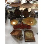 A QUANTITY OF ITEMS TO INCLUDE THREE SETS OF VINTAGE SCALES, A RAILWAY LAMP, OIL LAMP, ETC