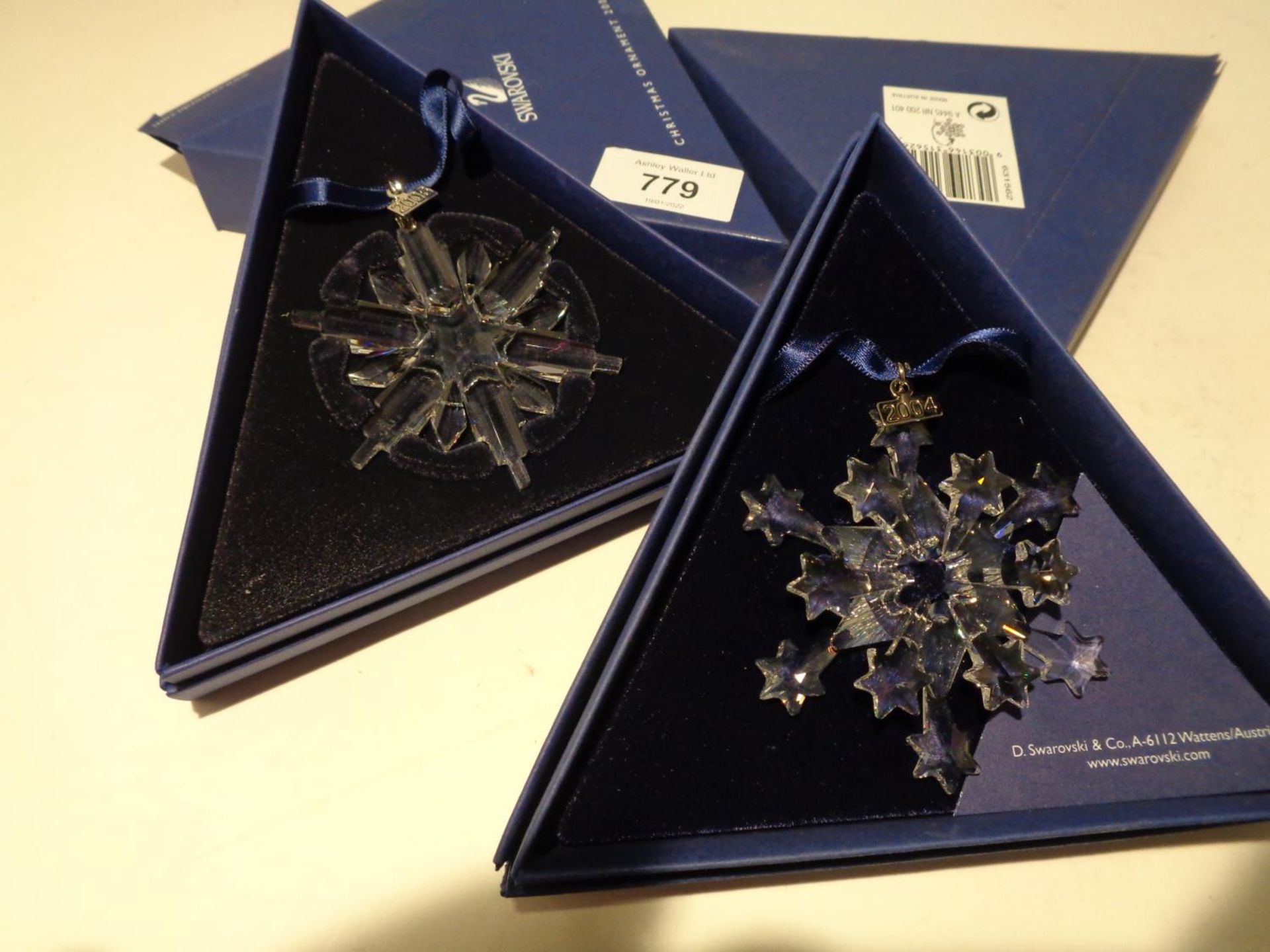 TWO SWAROVSKI ANNUAL EDITION SNOWFLAKE CHRISTMAS ORNAMENTS 2004 & 2006 IN BOXES - Image 2 of 4