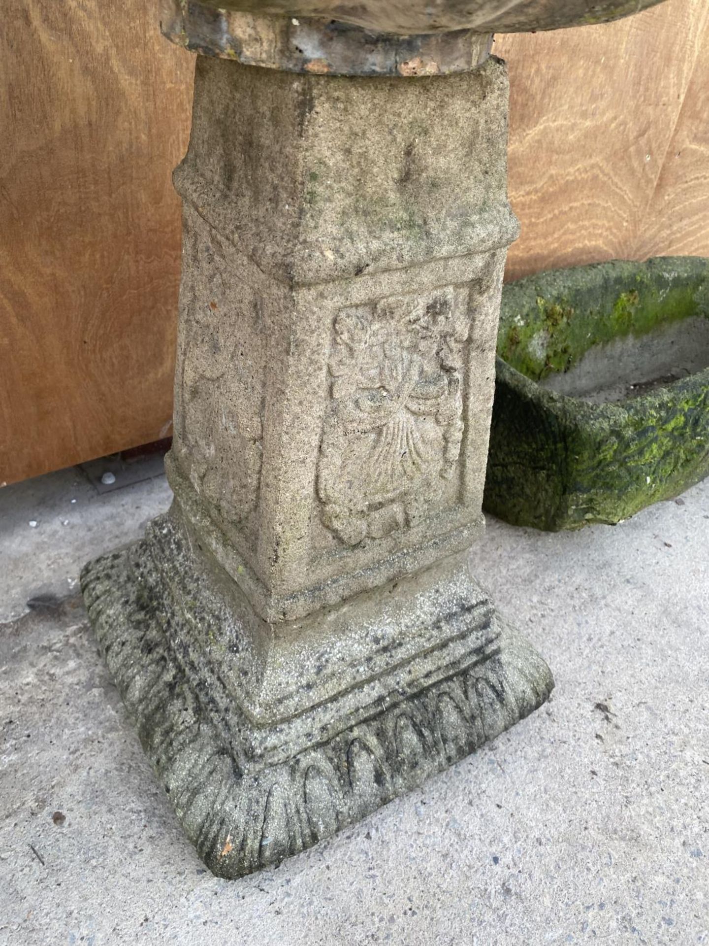 A RECONSTITUTED STONE BIRD BATH WITH PEDASTEL BASE - Image 3 of 3