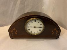 AN INLAID MAHOGANY SWISS MADE MANTLE CLOCK WITH KEY