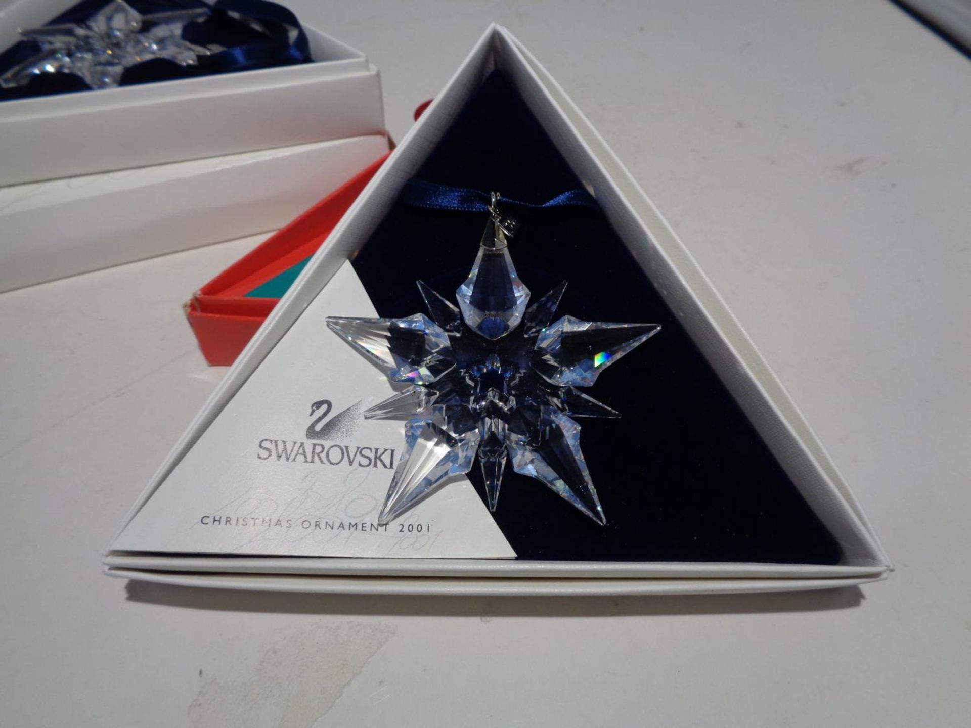 THREE SWAROVSKI ANNUAL EDITION CHRISTMAS ORNAMENTS 2000, 2001 AND 1992 - Image 3 of 4