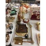 A QUANTITY OF BRASS WARE TO INCLUDE A FIRESIDE SET, LAMP BASE, CRUMB TRAYS, ETC
