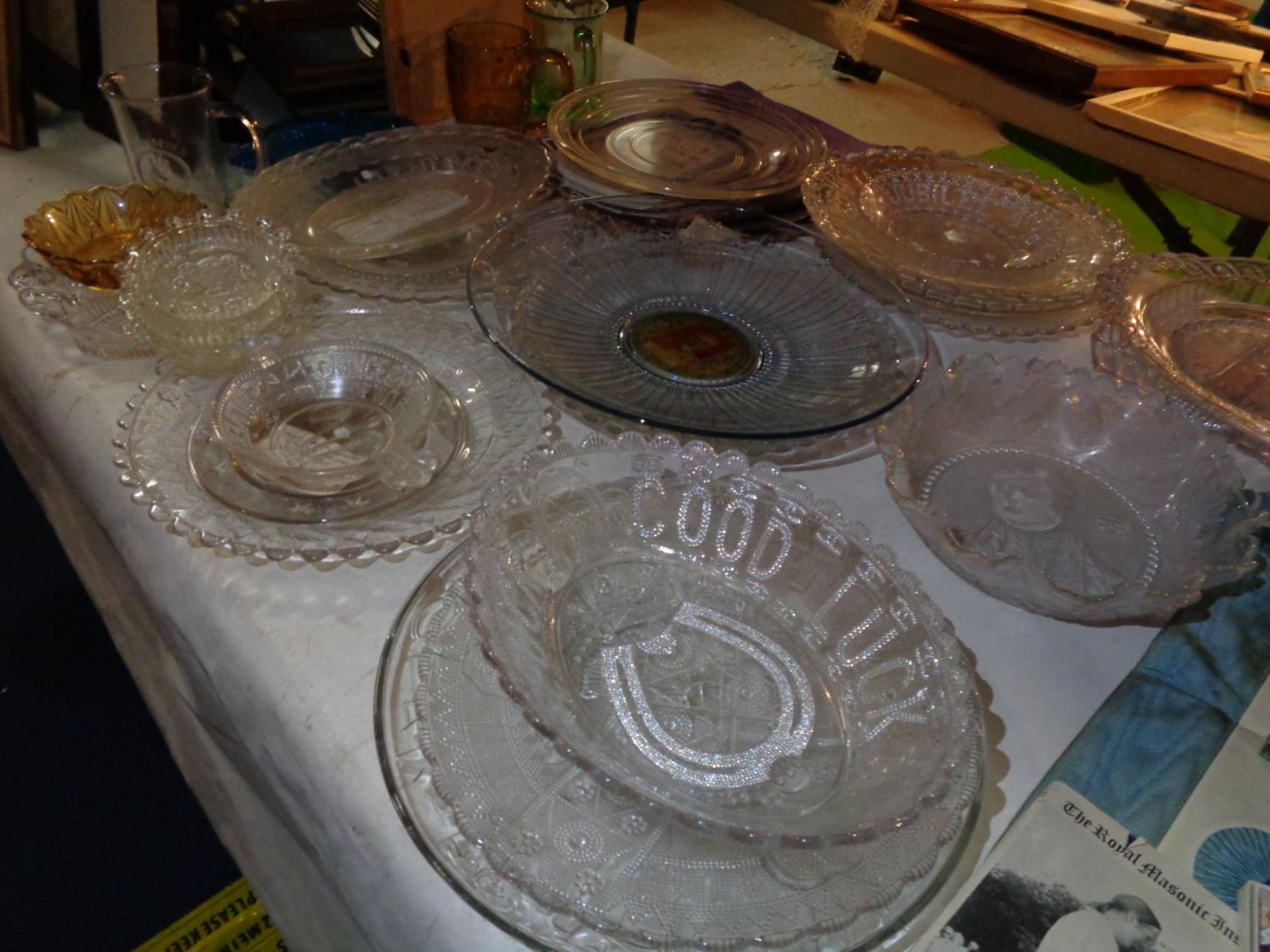 A SELECTION OF DECORATIVE CLEAR GLASS DISHES, PLATES ETC - Image 2 of 3