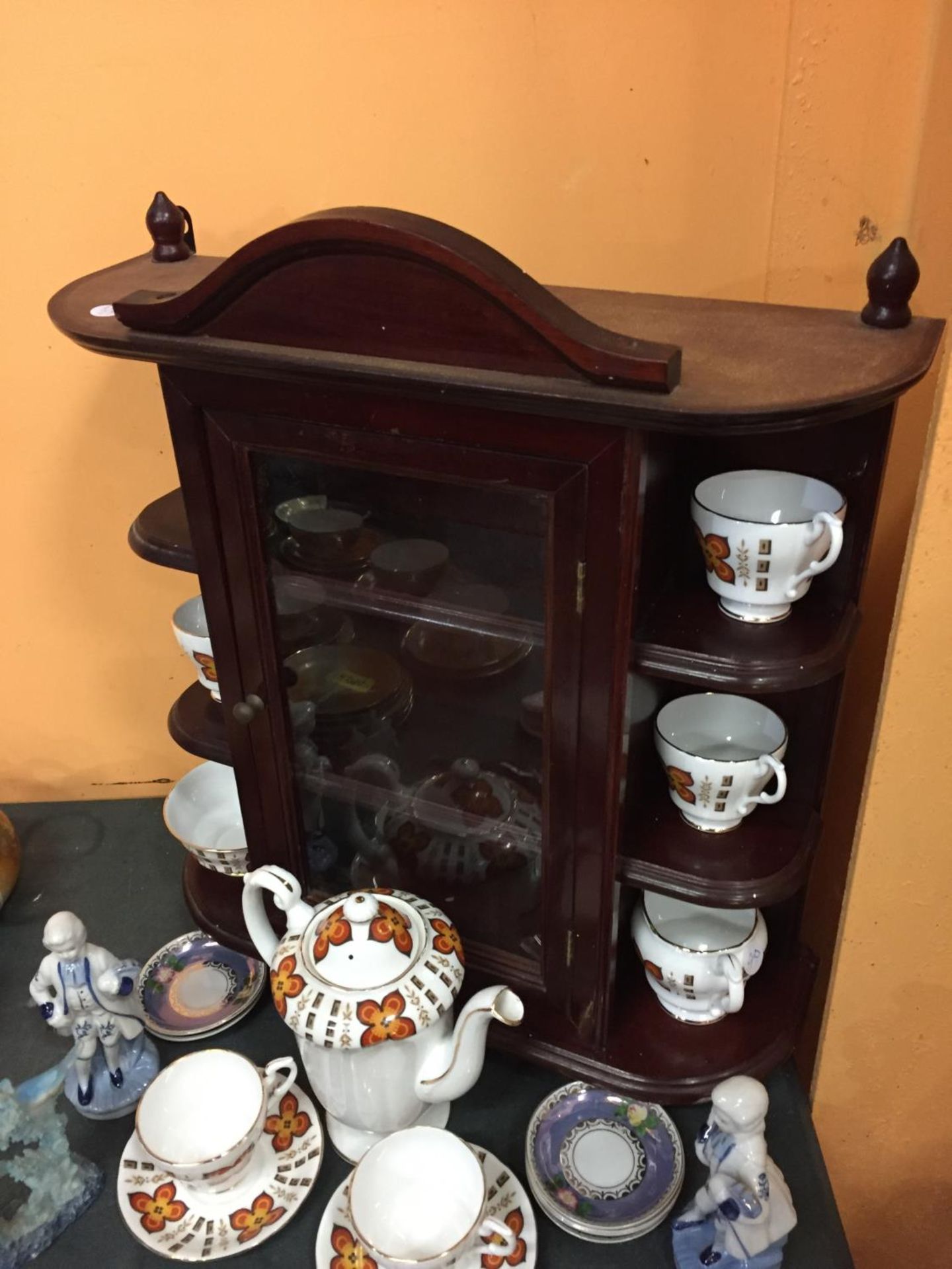 A SMALL WALL CABINET WITH A CLEAR GLASS DOOR AND A NUMBER OF ROYAL STAFFORD CERAMIC WARE, A - Image 4 of 4