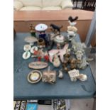 A LARGE ASSORTMENT OF ITEMS TO INCLUDE A VINTAGE FLAT IRON, BRASS MICE FIGURES AND A VINTAGE CAST