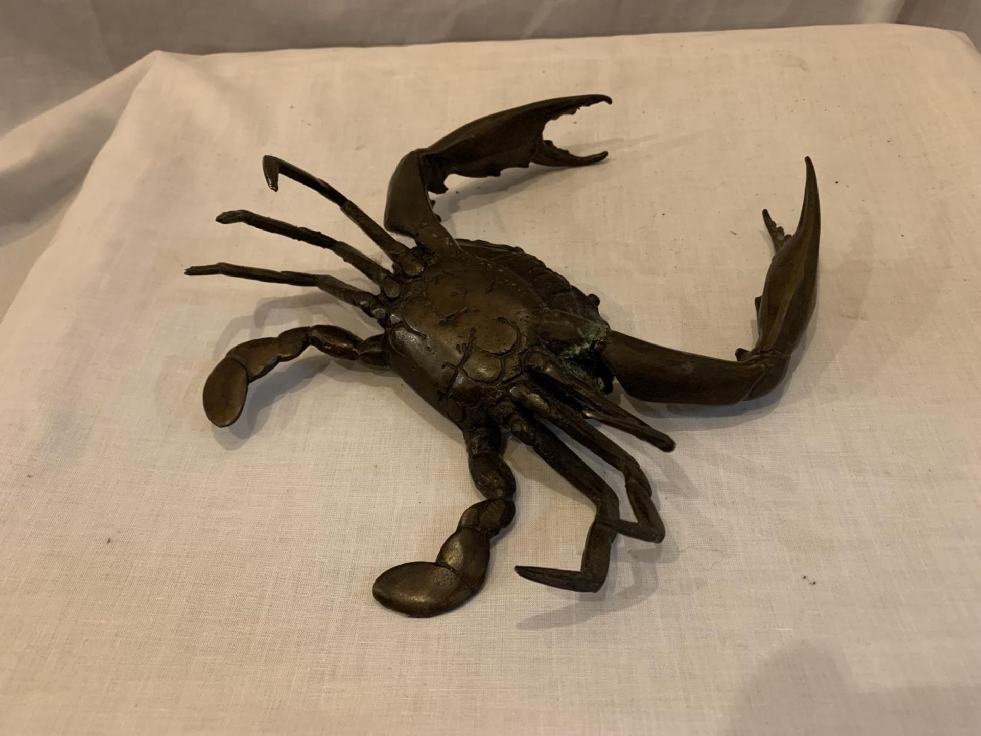 A POSSIBLY BRONZE RAISED CRAB ORNAMENT, ARM A/F - Image 4 of 4