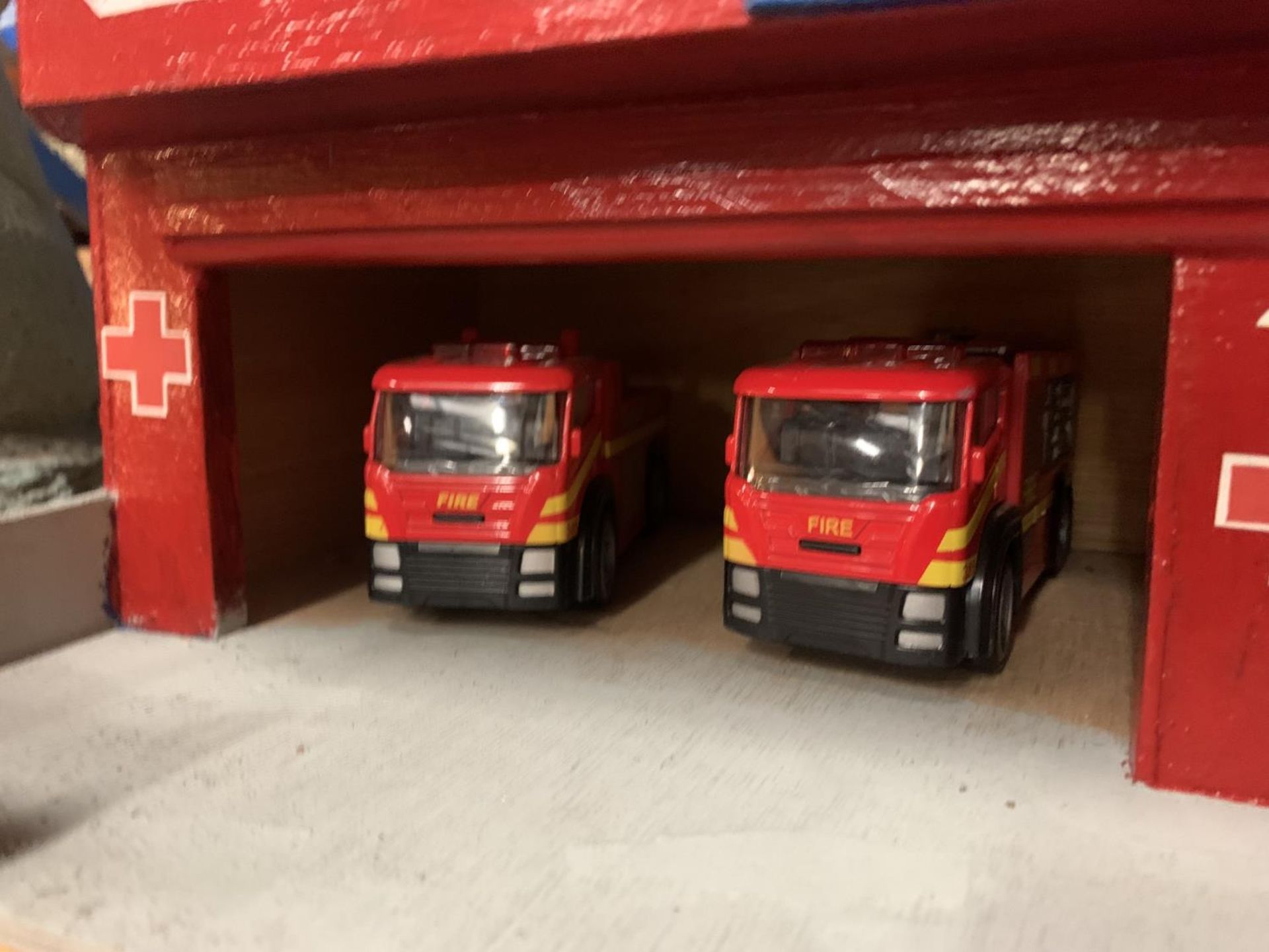 A WOODEN FIRE STATION WITH NINE VEHICLES - Image 3 of 5