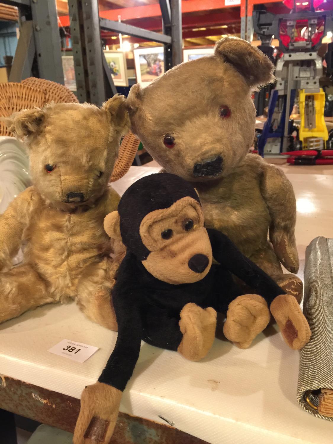 TWO VINTAGE TEDDY BEARS AND A MONKEY - Bild 2 aus 3