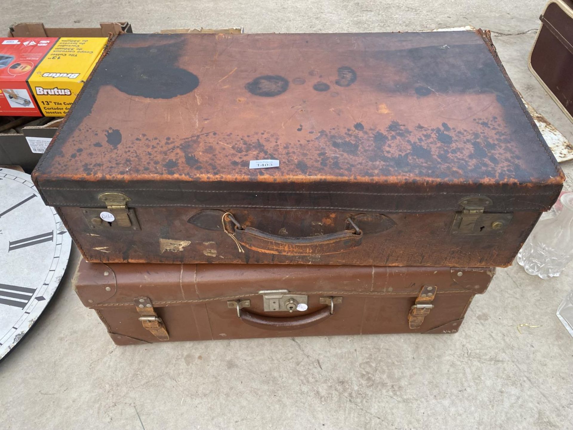 TWO VINTAGE TRAVEL CASES