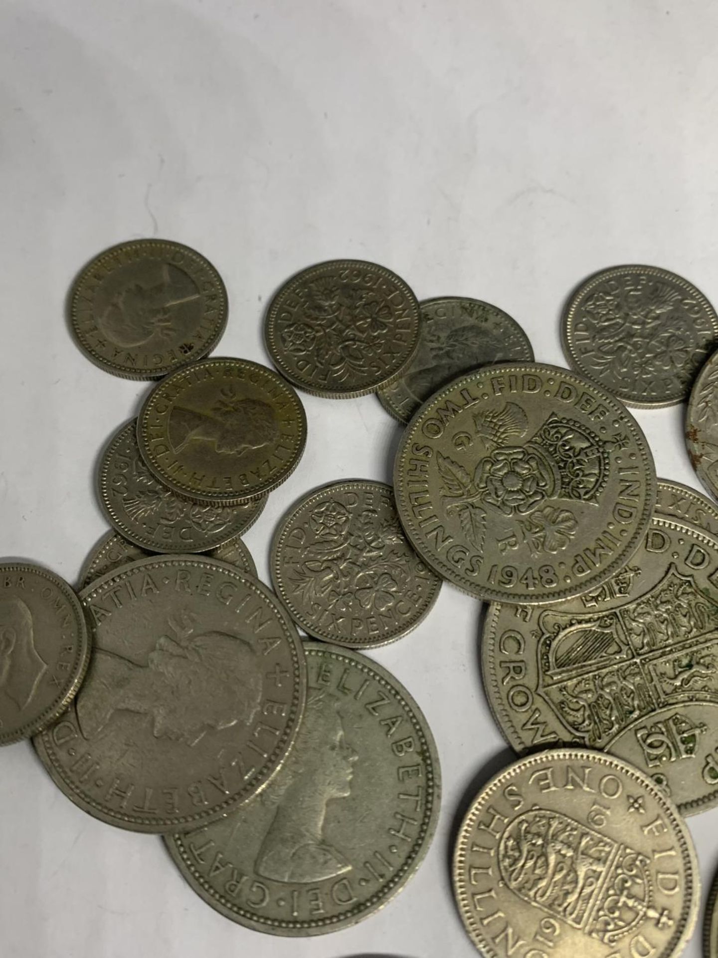 A QUANTITY OF PRE DECIMAL COINS TO INCLUDE CROWNS, HALF CROWNS, SHILLINGS SIXPENCE ETC - Image 3 of 6