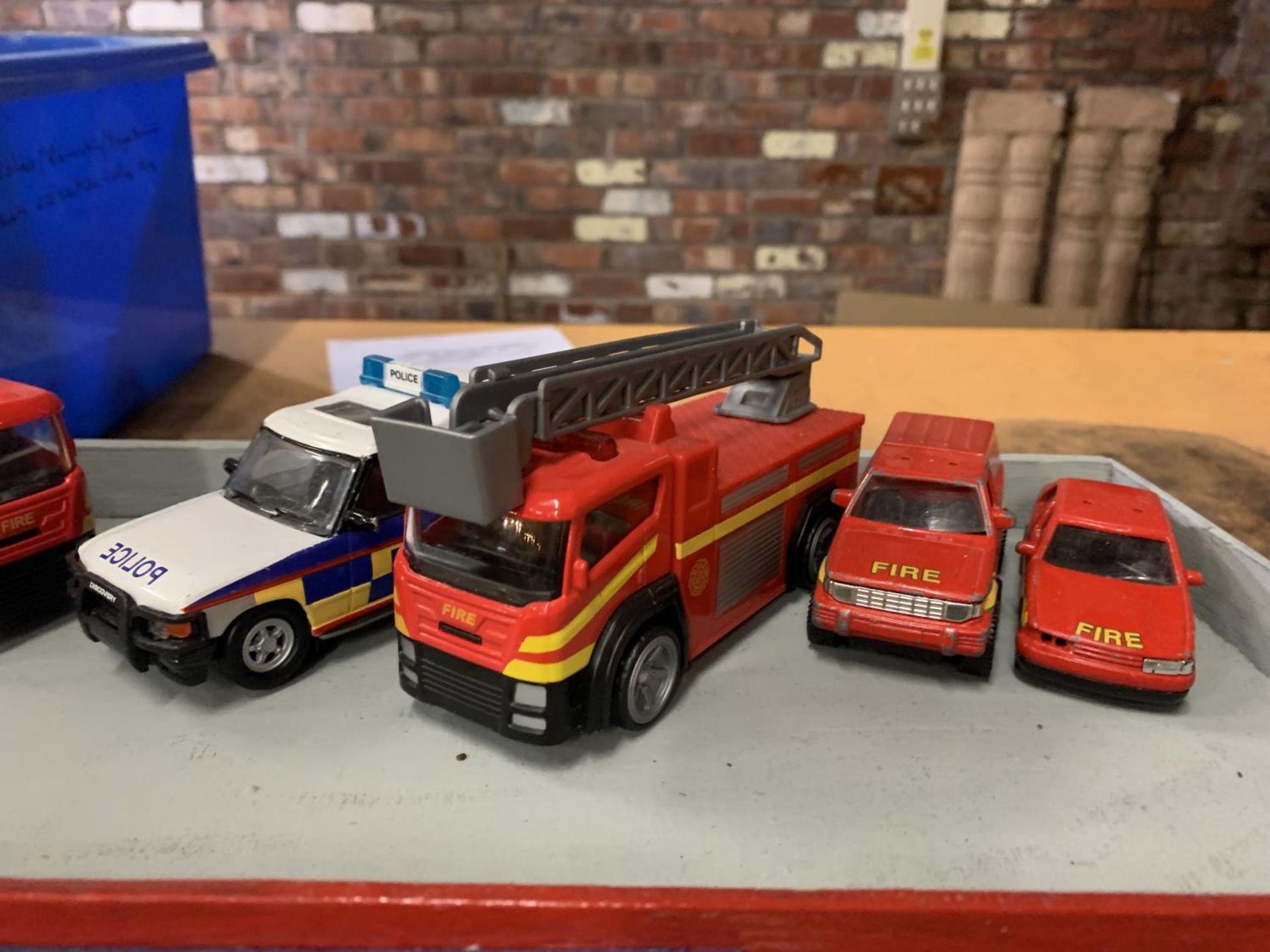 A WOODEN FIRE STATION WITH NINE VEHICLES - Image 4 of 5